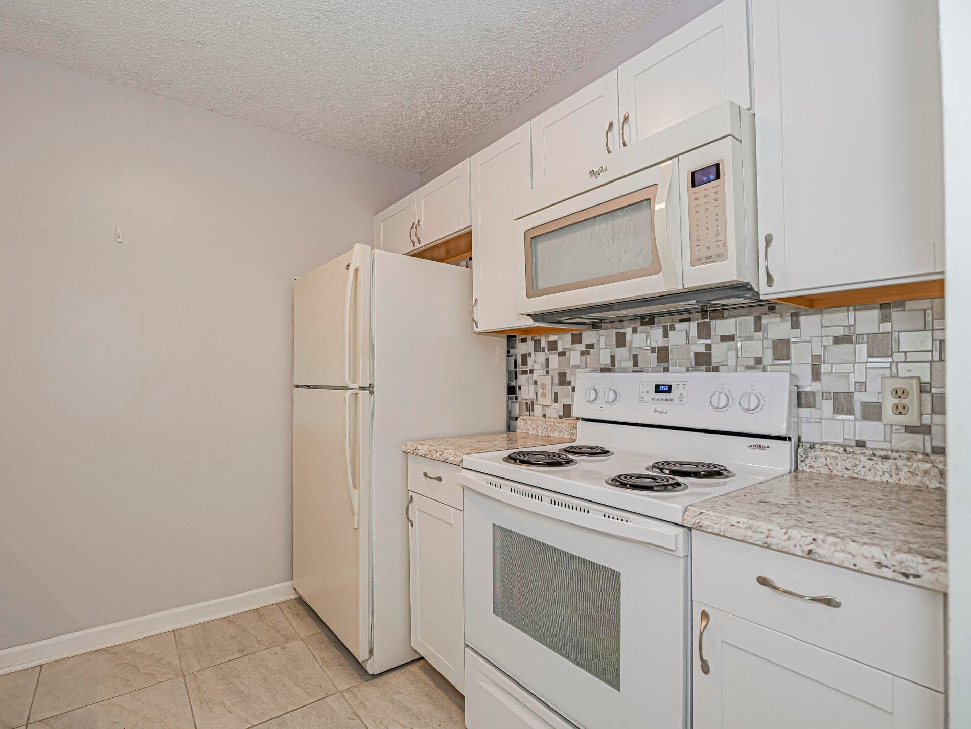 23 Plantation Drive 102, Vero Beach, FL 32966 — photo 10 of 36
