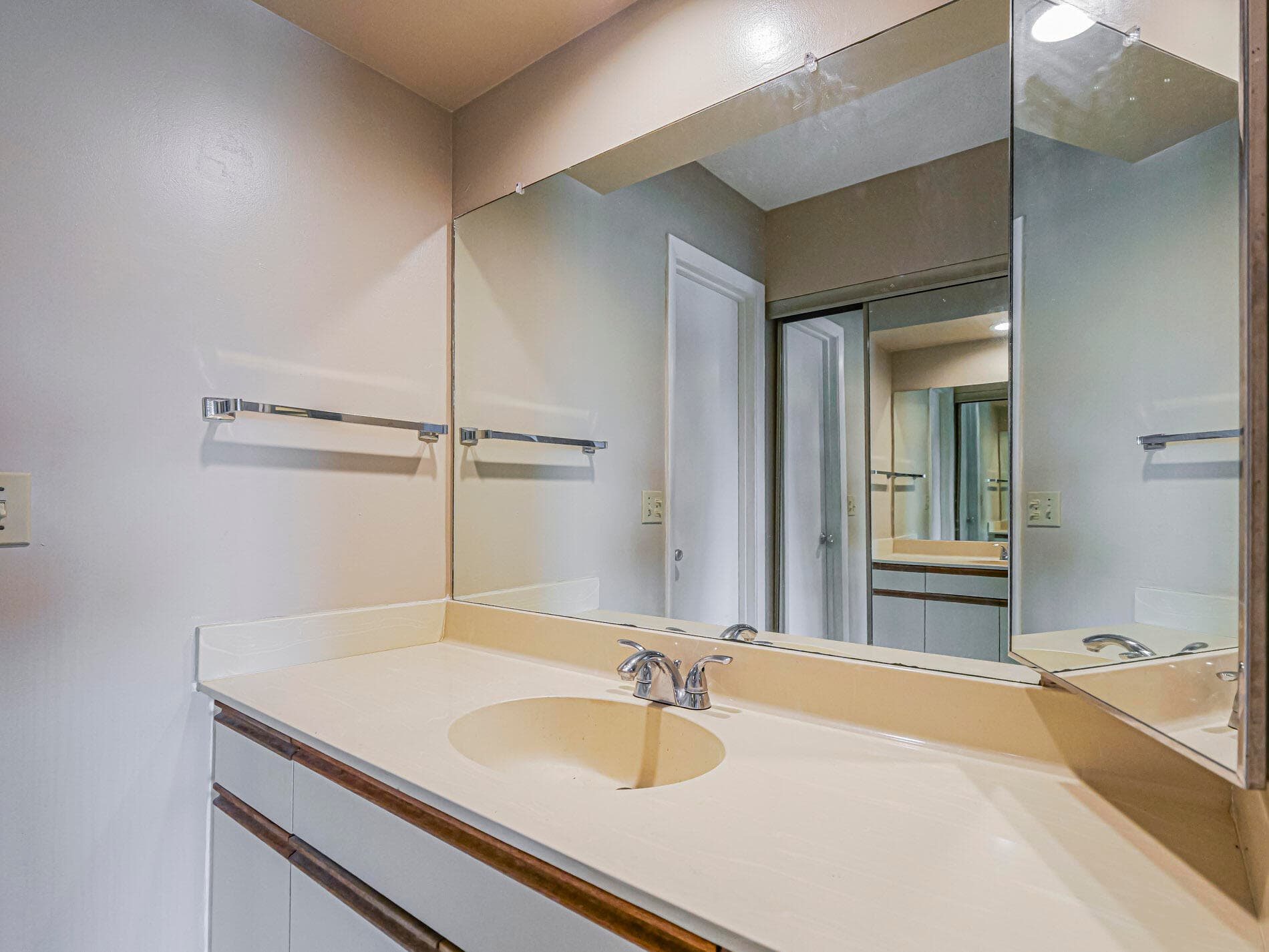 23 Plantation Drive 102, Vero Beach, FL 32966 — photo 17 of 36