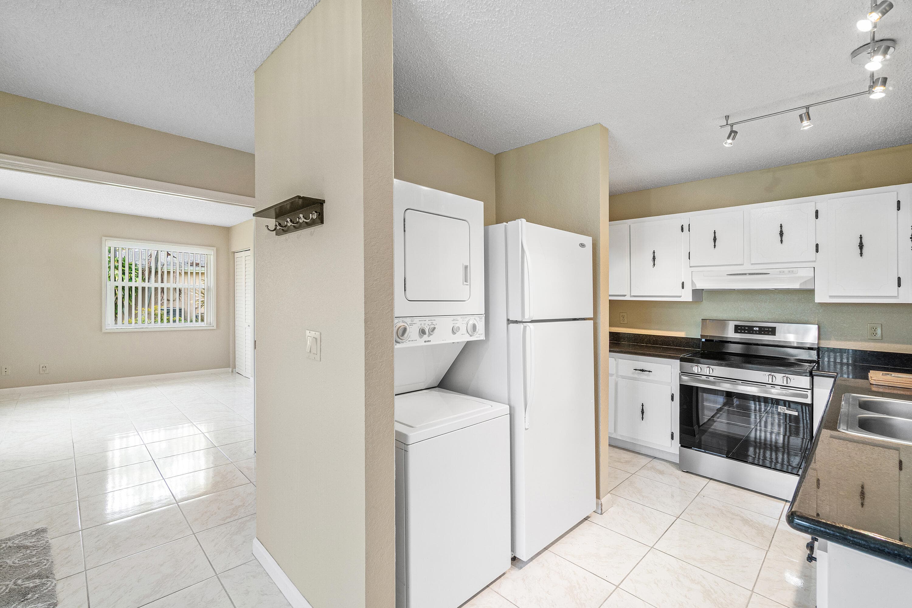 1641 NW 19th Terrace 46-a, Delray Beach, FL 33445 — photo 5 of 32