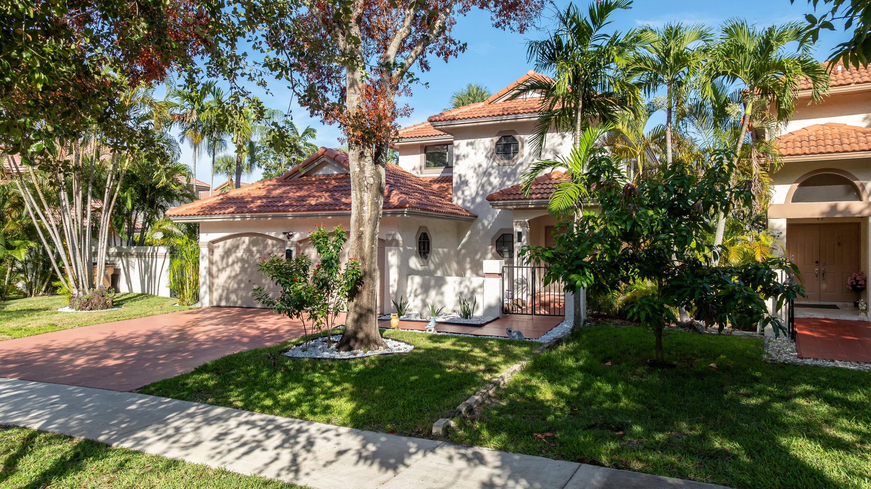 484 NW 38th Terrace, Deerfield Beach, FL 33442 — photo 2 of 39