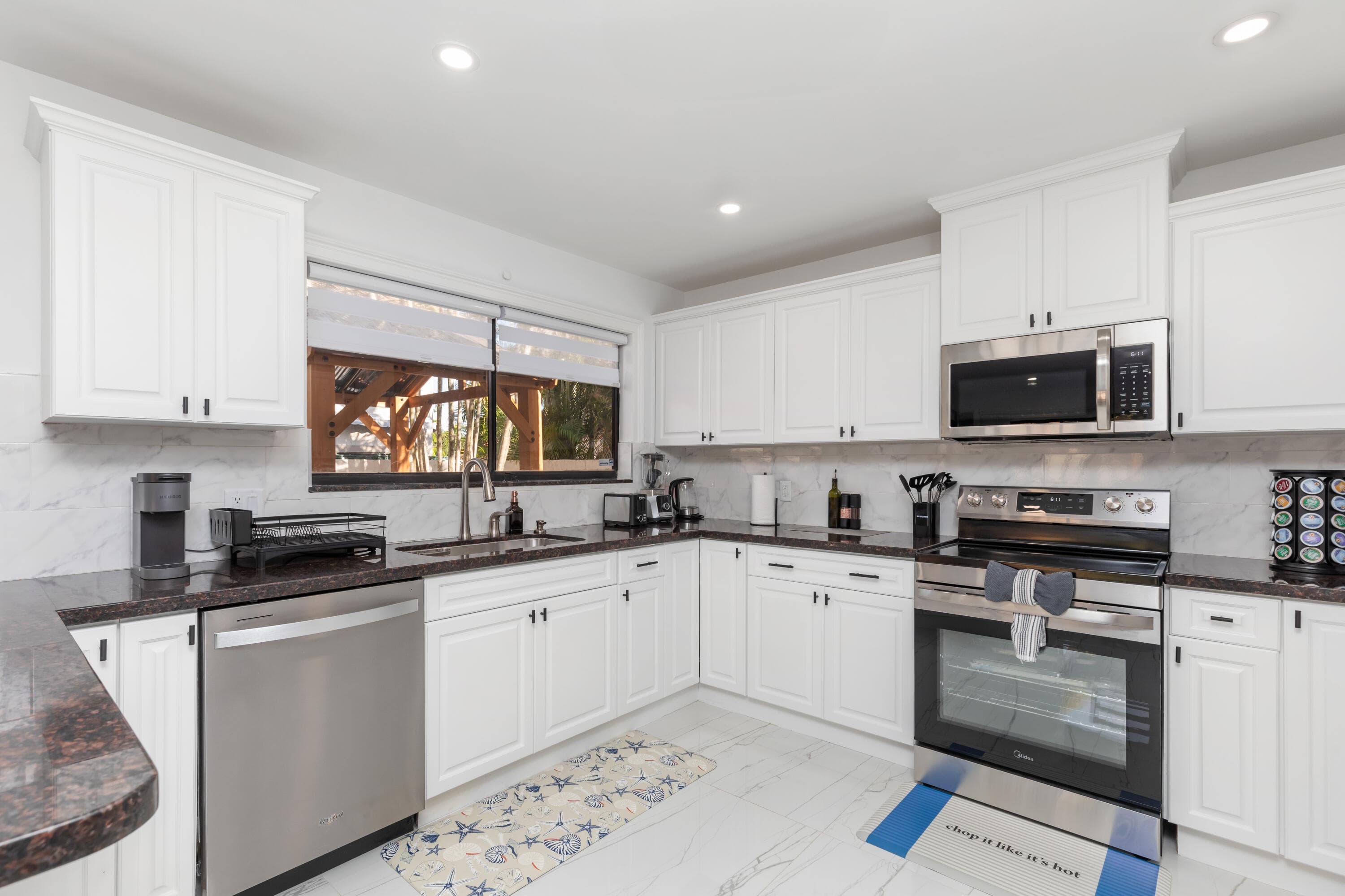 484 NW 38th Terrace, Deerfield Beach, FL 33442 — photo 11 of 39
