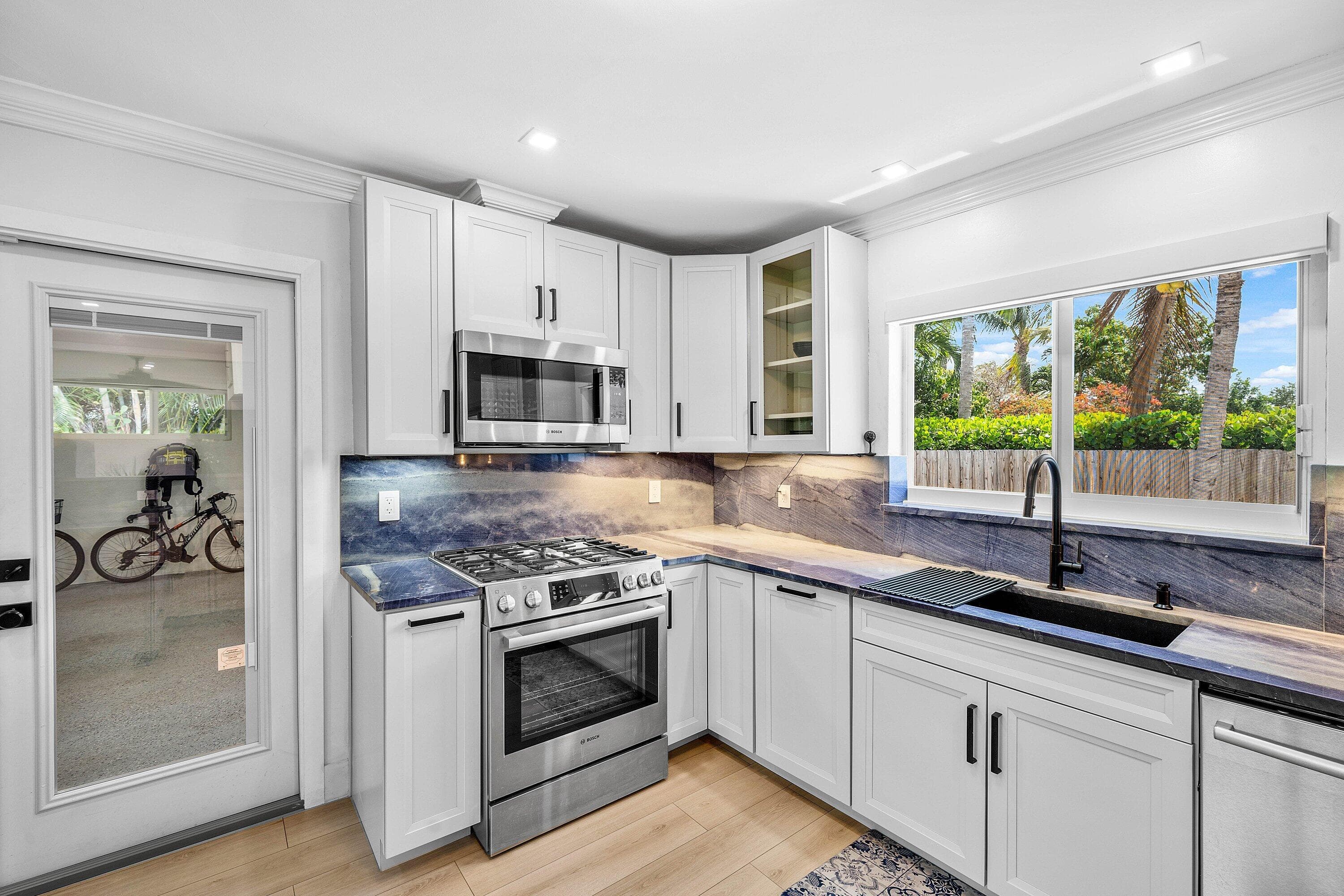 2866 SW 8th Street, Boynton Beach, FL 33435 — photo 12 of 39