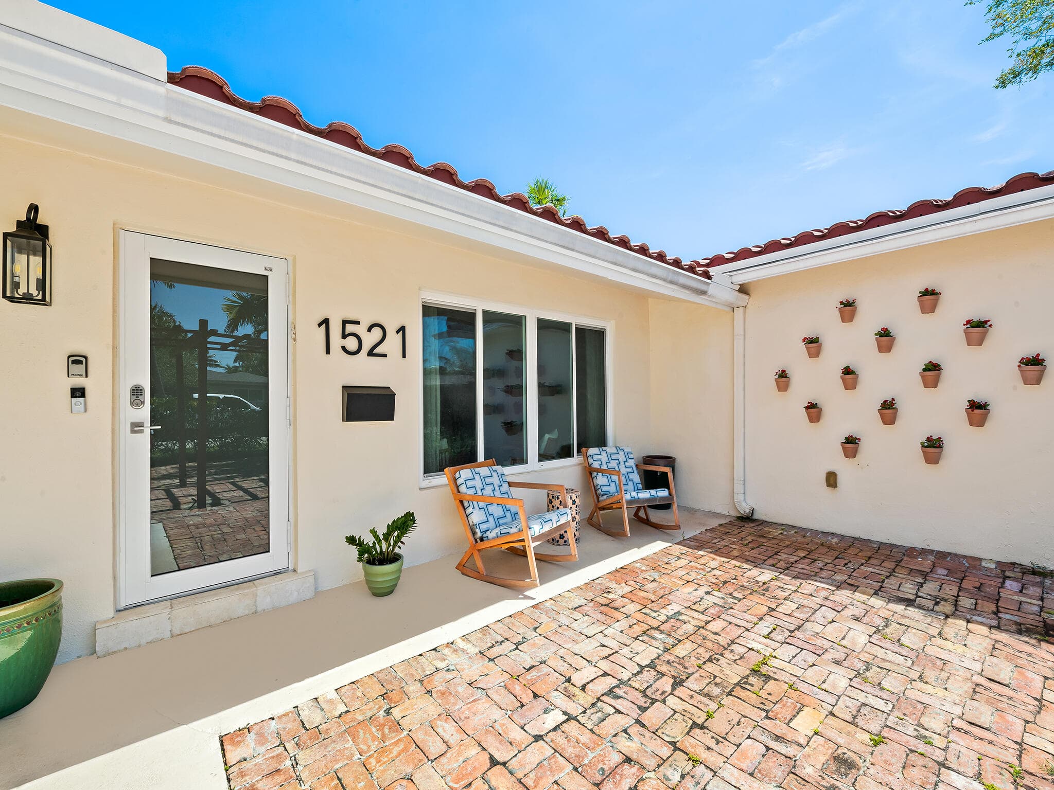 1521 NE 40th Court, Oakland Park, FL 33334 — photo 3 of 31