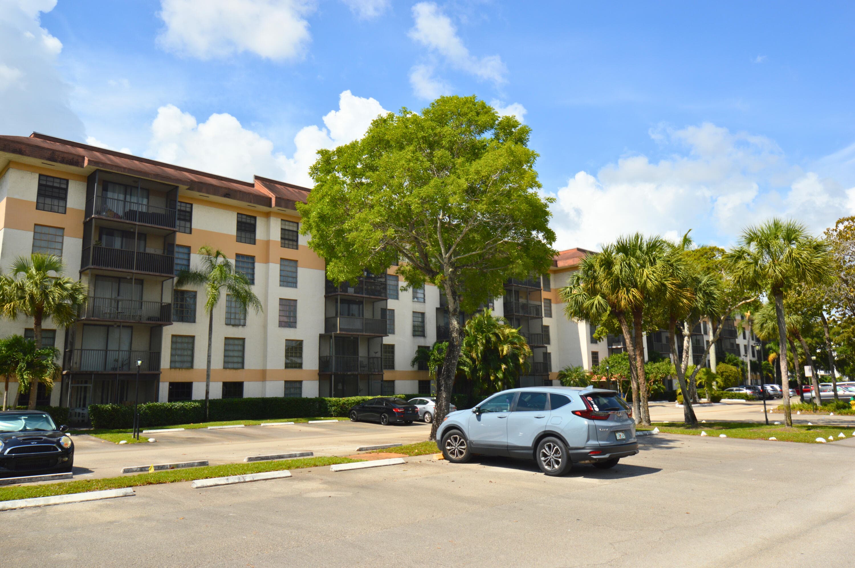 5570 NW 44th Street 318a, Lauderhill, FL 33319 — photo