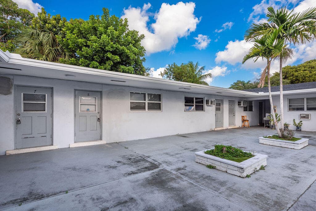 1826 Sherman Street 16, Hollywood, FL 33020 — photo 9 of 13