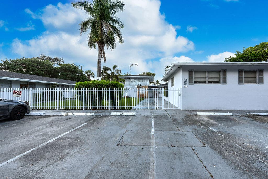 1826 Sherman Street 16, Hollywood, FL 33020 — photo 12 of 13