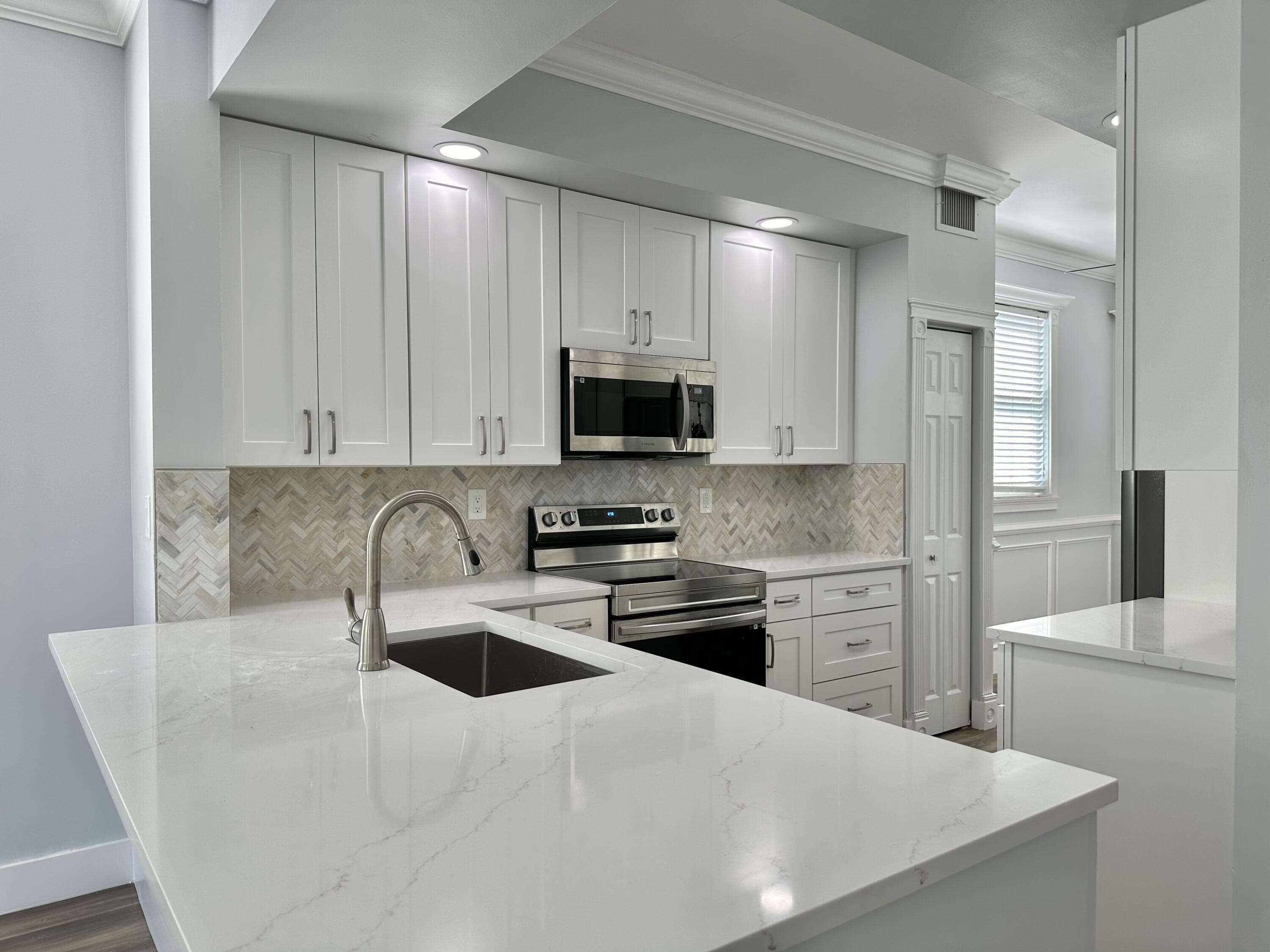 27 Royal Palm Way 406, Boca Raton, FL 33432 — photo 8 of 45