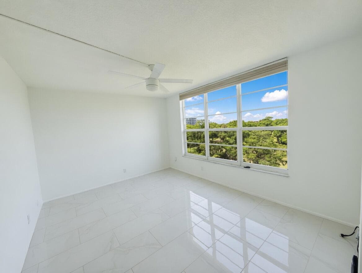 605 Oaks Drive 602, Pompano Beach, FL 33069 — photo 7 of 13