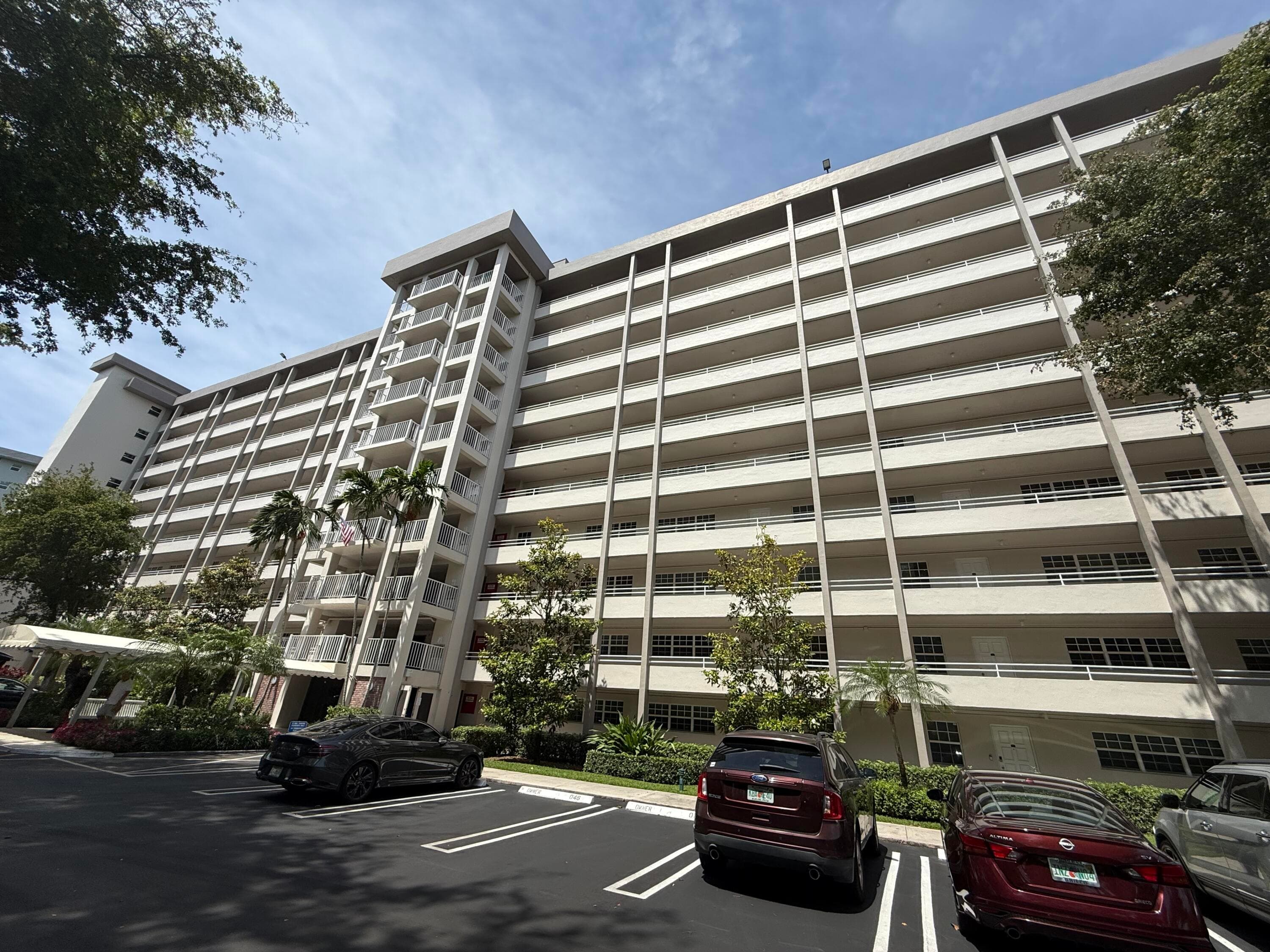 605 Oaks Drive 602, Pompano Beach, FL 33069 — photo 1 of 13