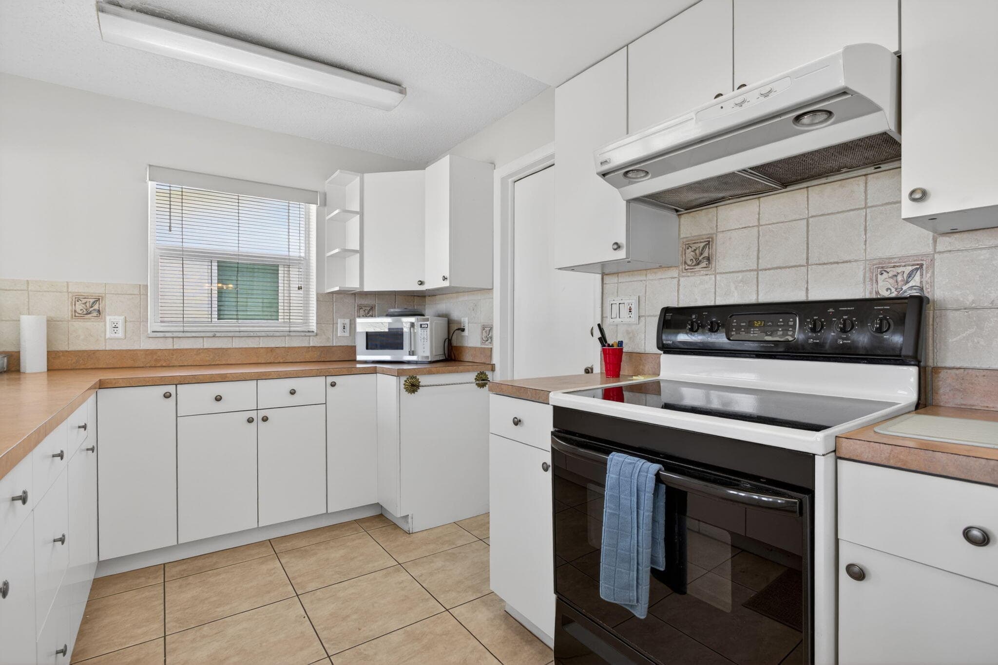 3121 E Golf Boulevard, Pompano Beach, FL 33064 — photo 4 of 51