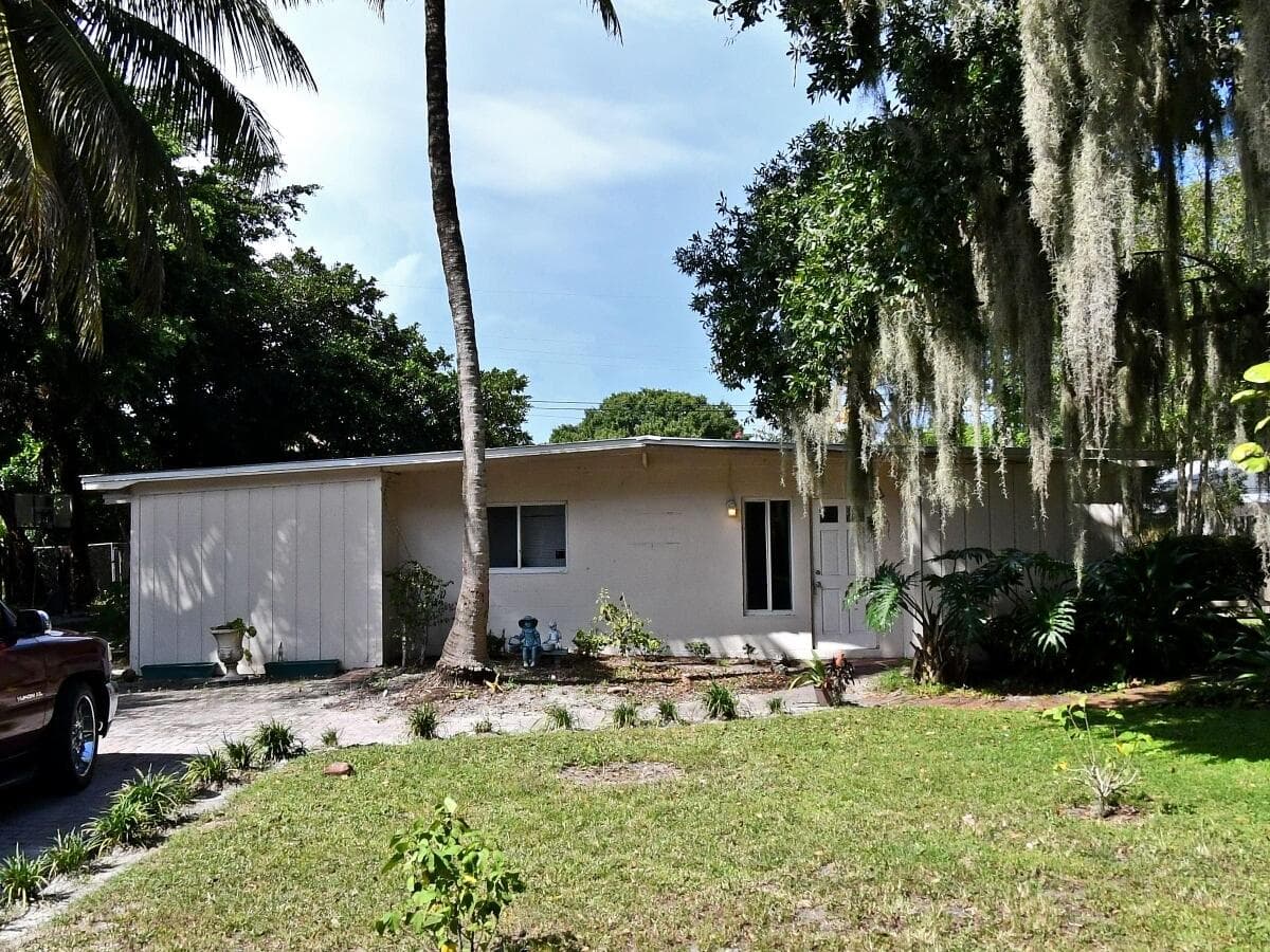 336 Borraclough Street, Fort Pierce, FL 34982 — photo 1 of 1