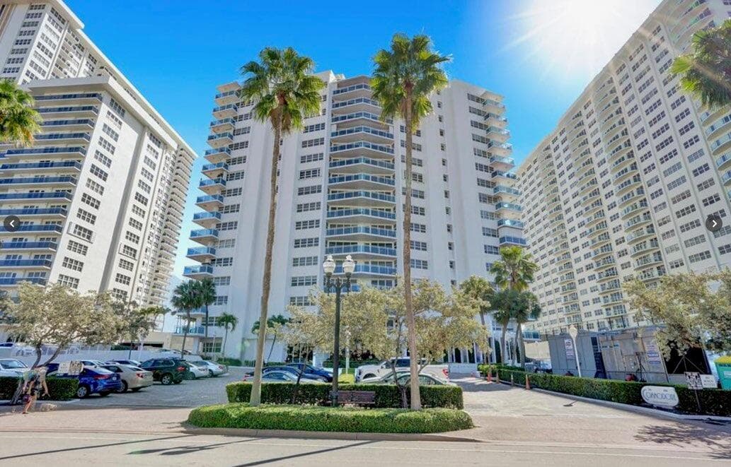 3430 Galt Ocean Drive 911, Fort Lauderdale, FL 33308 — photo 1 of 18