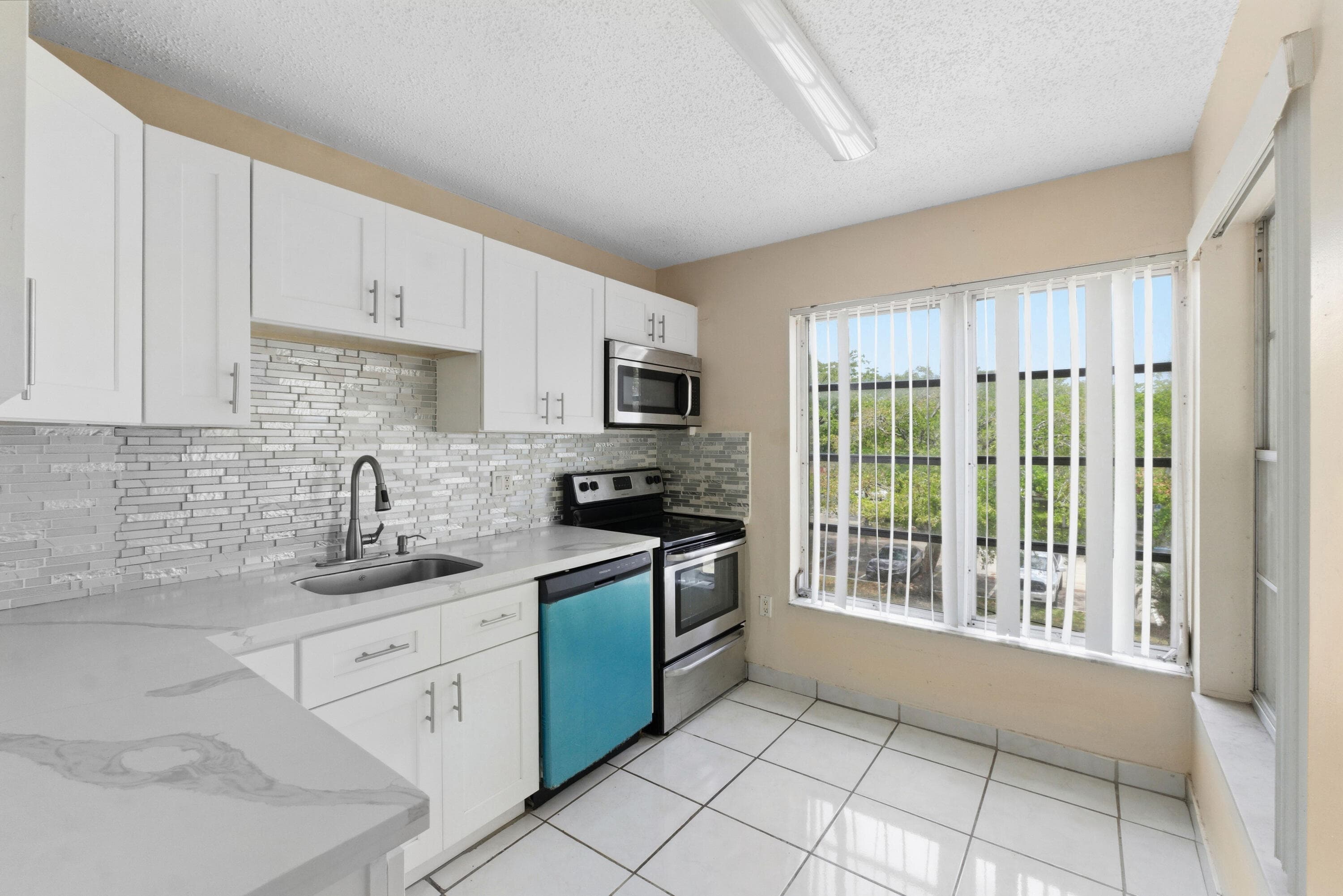 4152 Inverrary Drive 311, Lauderhill, FL 33319 — photo 2 of 14