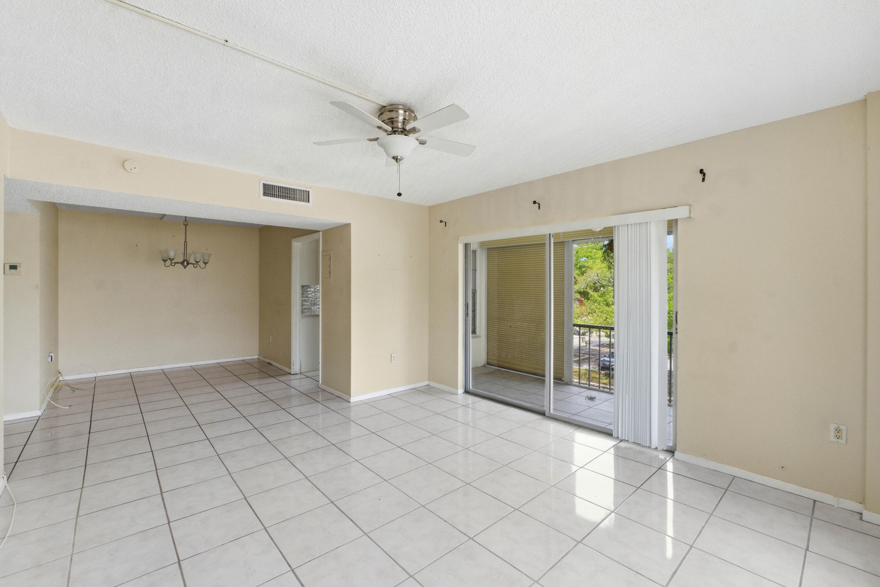 4152 Inverrary Drive 311, Lauderhill, FL 33319 — photo 8 of 14