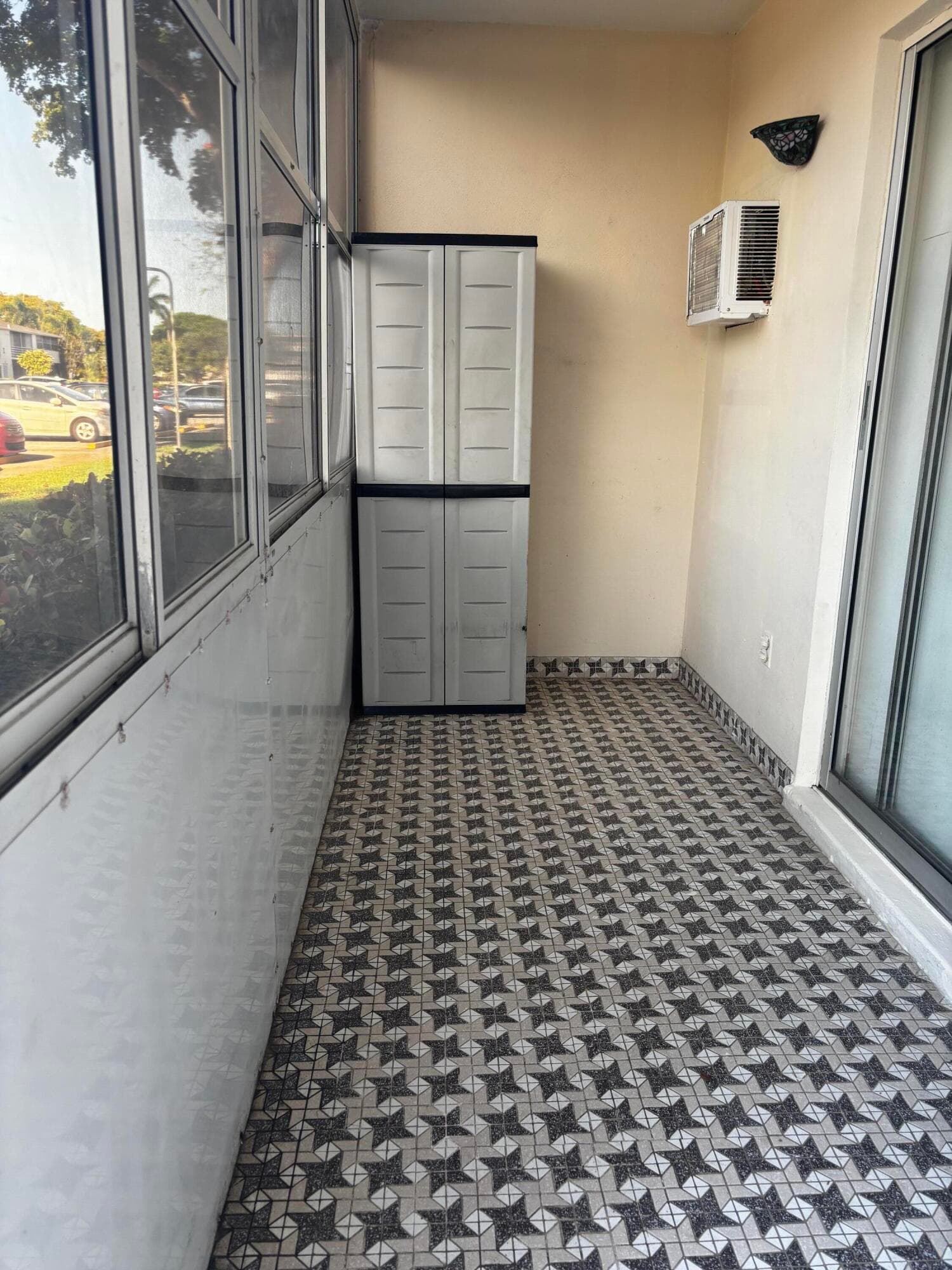 284 Windsor M, West Palm Beach, FL 33417 — photo 4 of 13