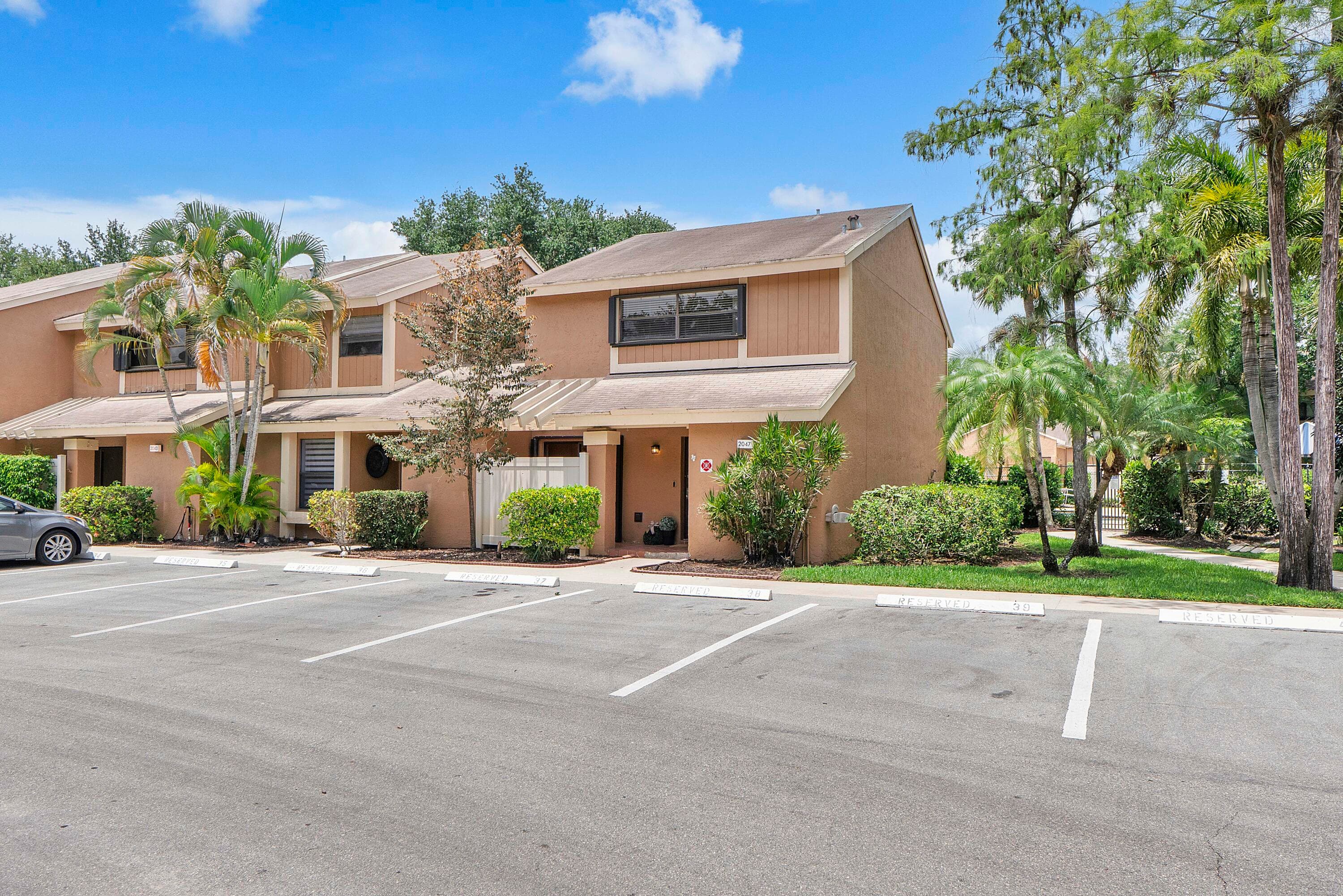 2047 NW 45th Avenue 2047, Coconut Creek, FL 33066 — photo 1 of 33