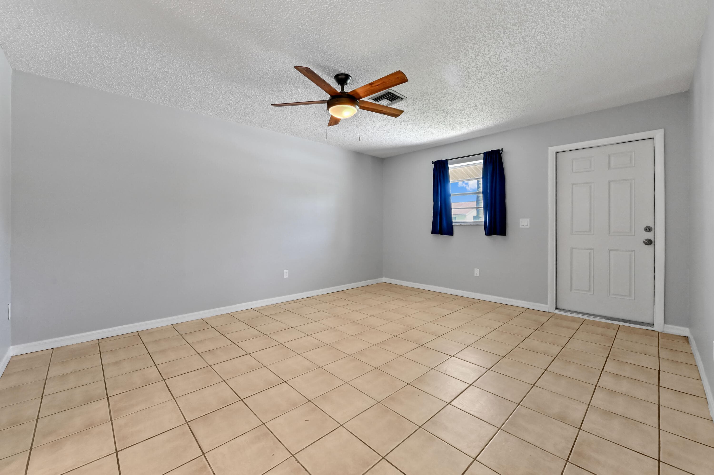 4550 SE Salvatori Road, Stuart, FL 34997 — photo 6 of 22