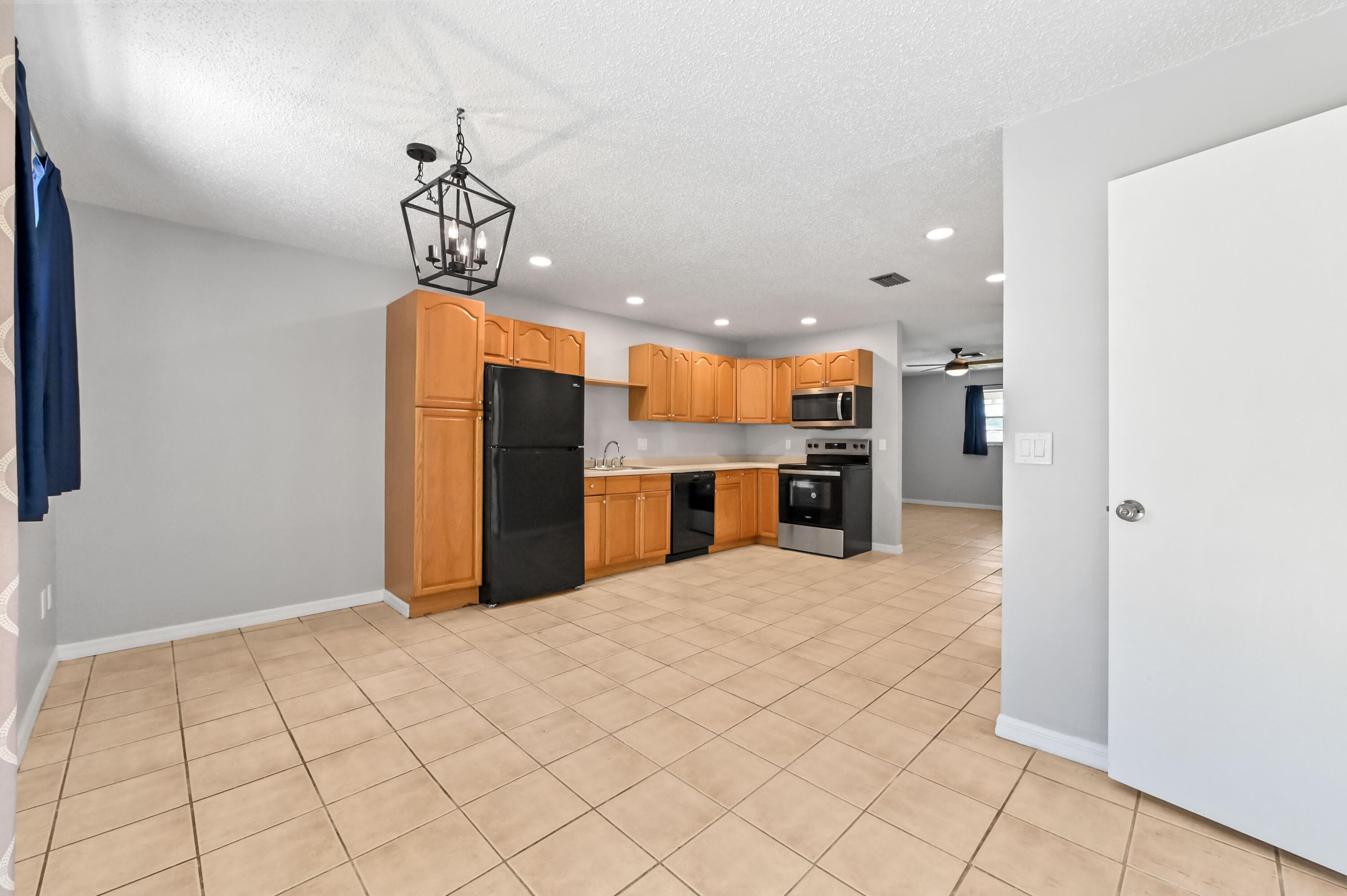 4550 SE Salvatori Road, Stuart, FL 34997 — photo 8 of 22