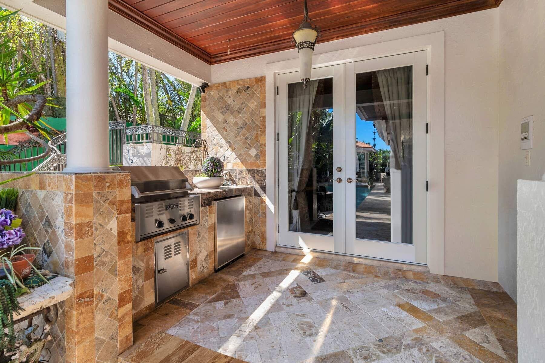 286 Jamaica Lane, Palm Beach, FL 33480 — photo 14 of 17