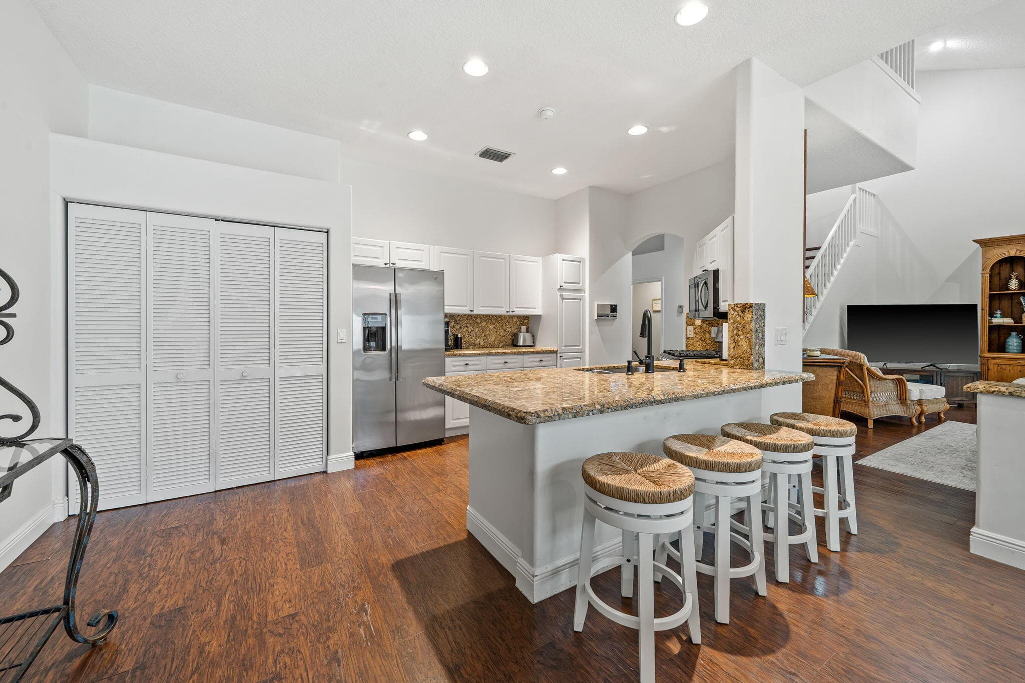 33 Monterey Pointe Drive, Palm Beach Gardens, FL 33418 — photo 11 of 35