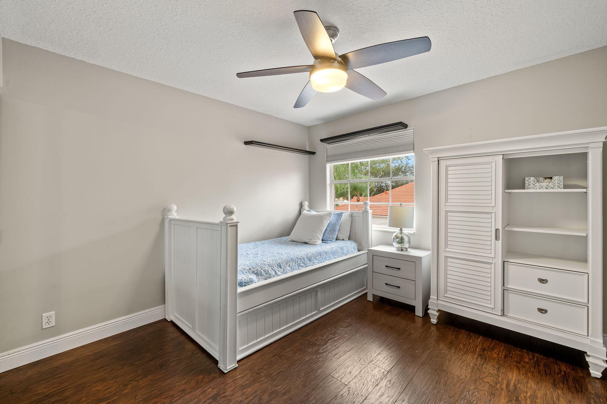 33 Monterey Pointe Drive, Palm Beach Gardens, FL 33418 — photo 25 of 35