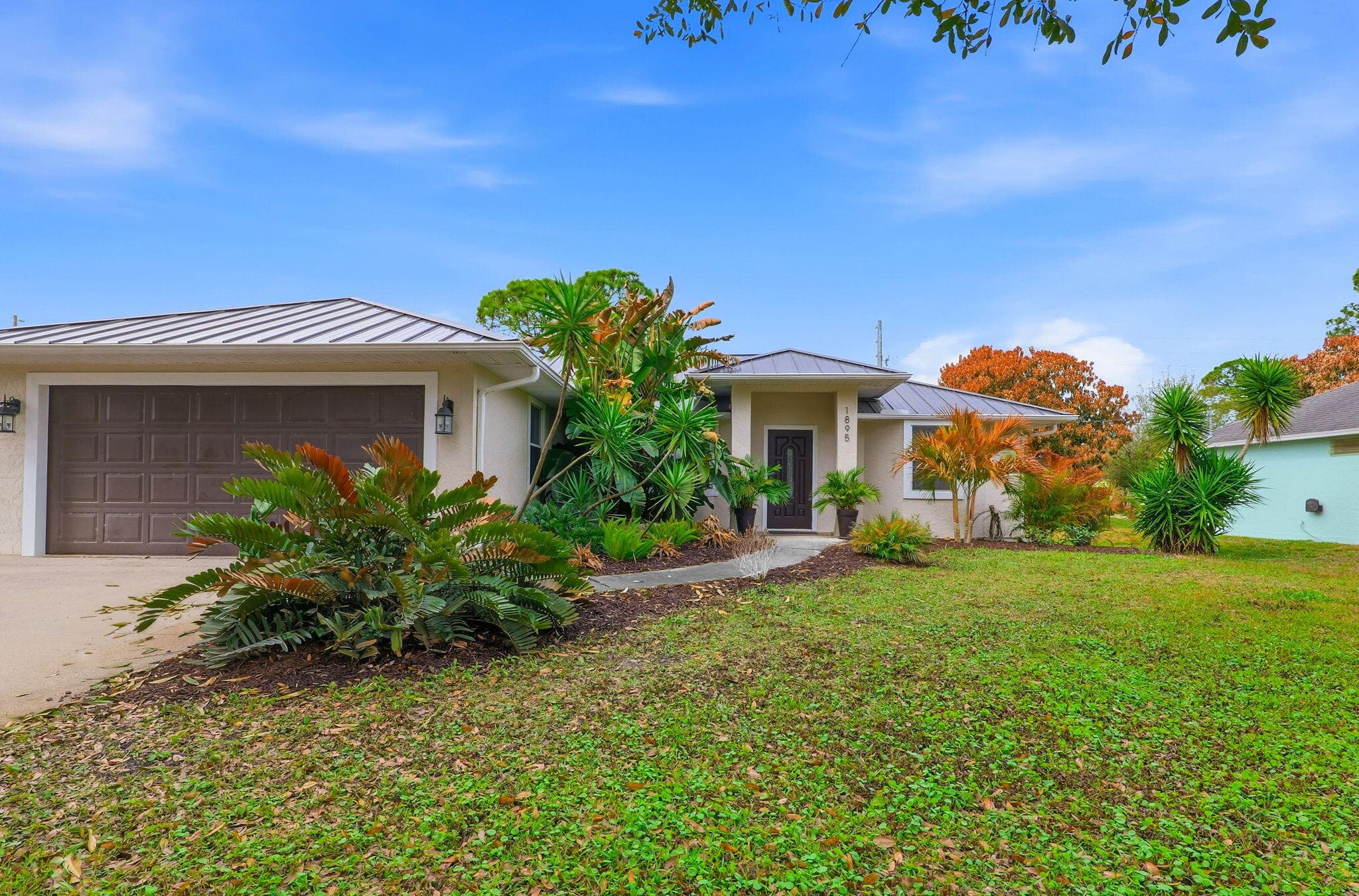 1895 SW 17th Ave Avenue SW, Vero Beach, FL 32962 — photo 1 of 27
