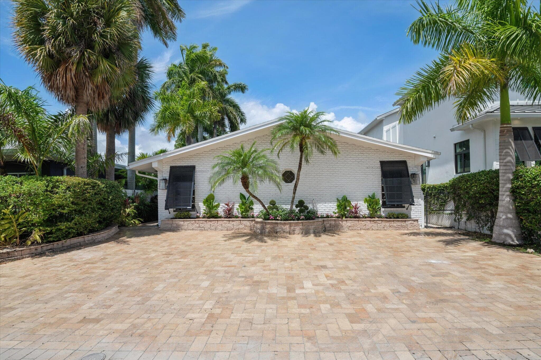 325 Coconut Isle Drive, Fort Lauderdale, FL 33301 — photo 34 of 40