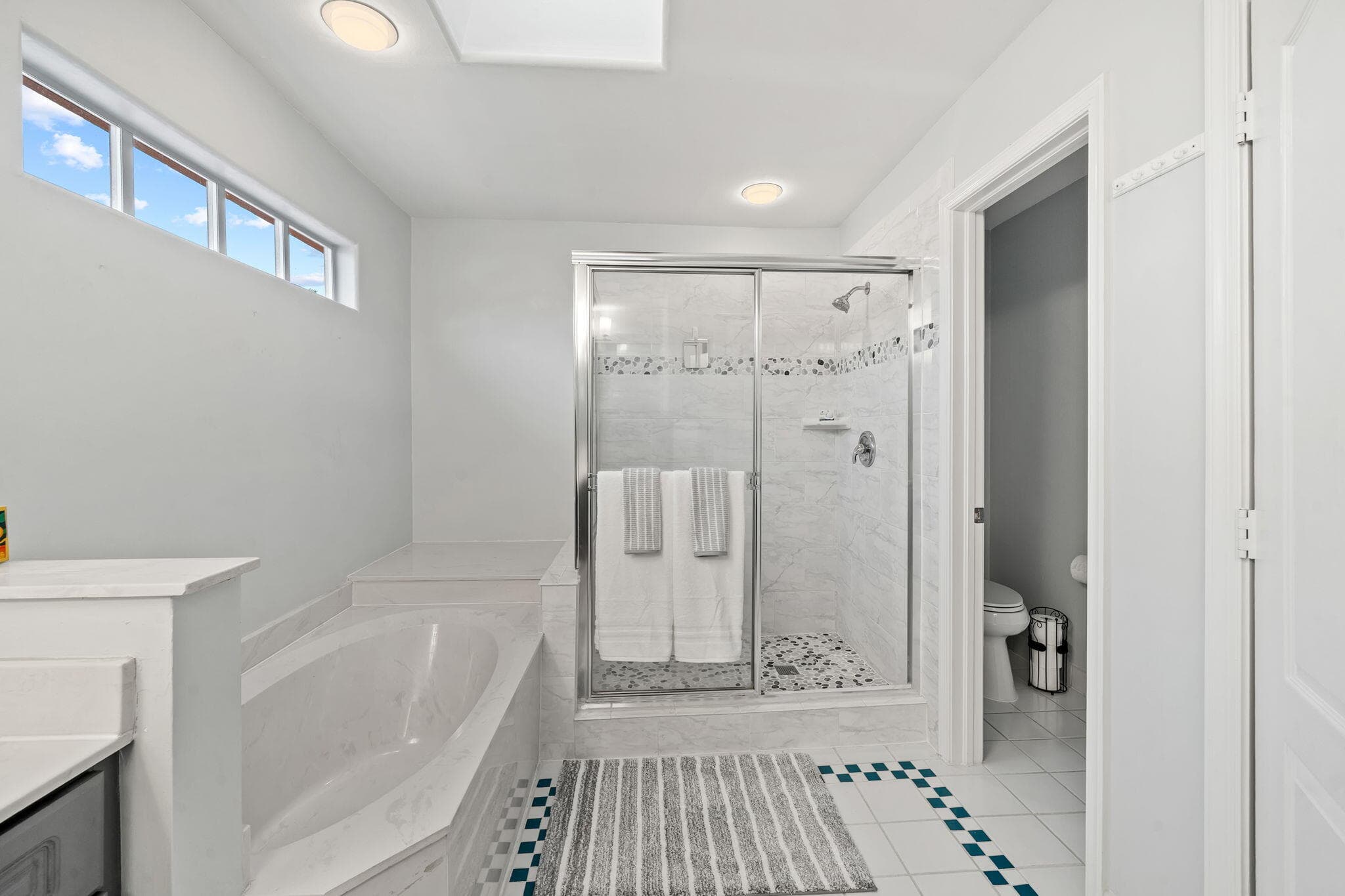 33 Monterey Pointe Drive, Palm Beach Gardens, FL 33418 — photo 23 of 35