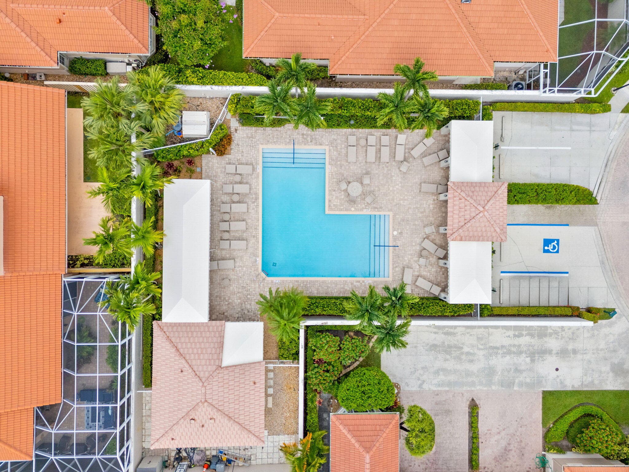 33 Monterey Pointe Drive, Palm Beach Gardens, FL 33418 — photo 31 of 35