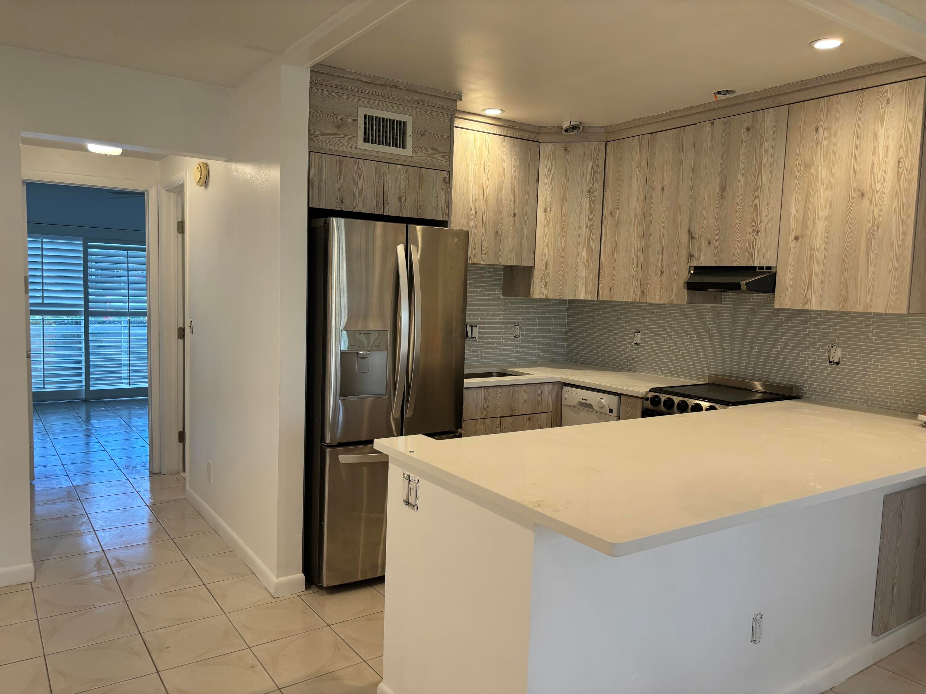 223 Coventry J, West Palm Beach, FL 33417 — photo 15 of 16