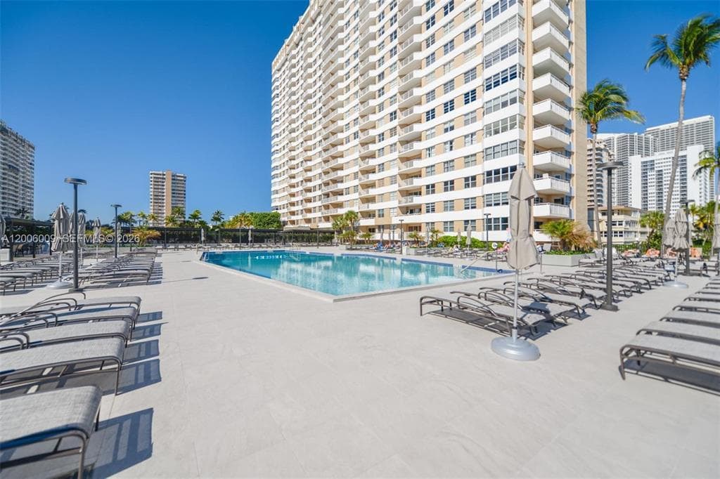 1980 S Ocean Drive 18q, Hallandale Beach, FL 33009 — photo 31 of 37