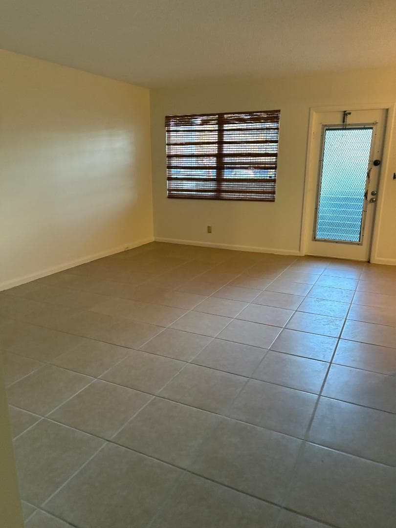 1019 Newport G, Deerfield Beach, FL 33442 — photo 4 of 18