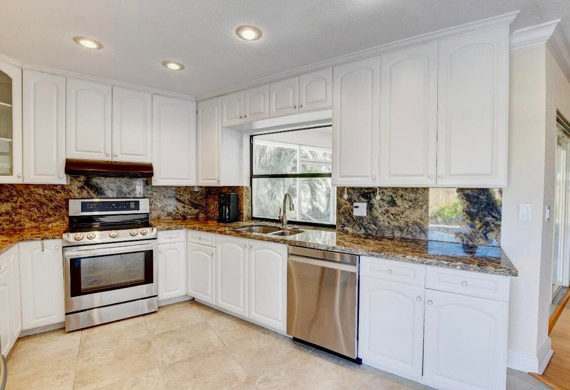 17768 Maplewood Drive, Boca Raton, FL 33487 — photo 23 of 50