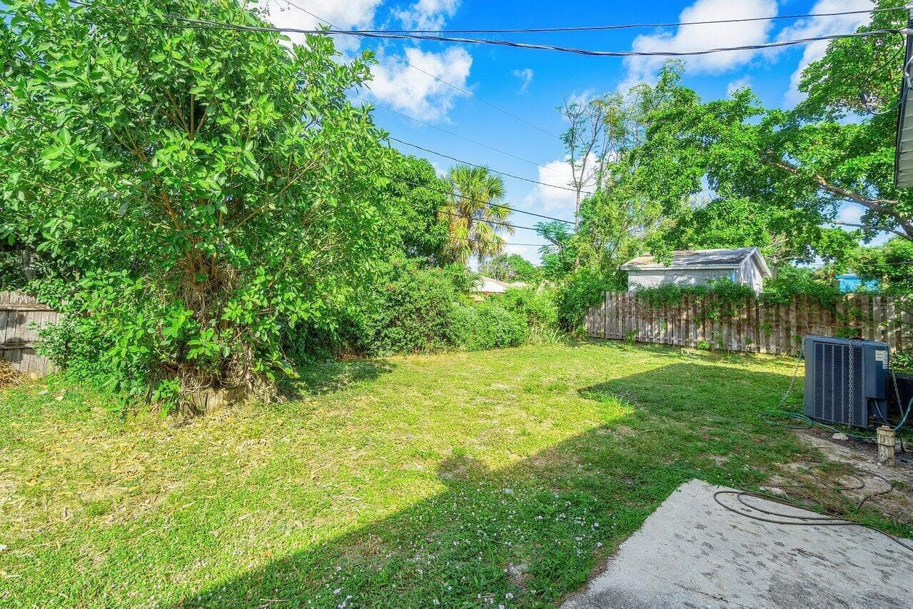 921 43rd Street, West Palm Beach, FL 33407 — photo 22 of 23