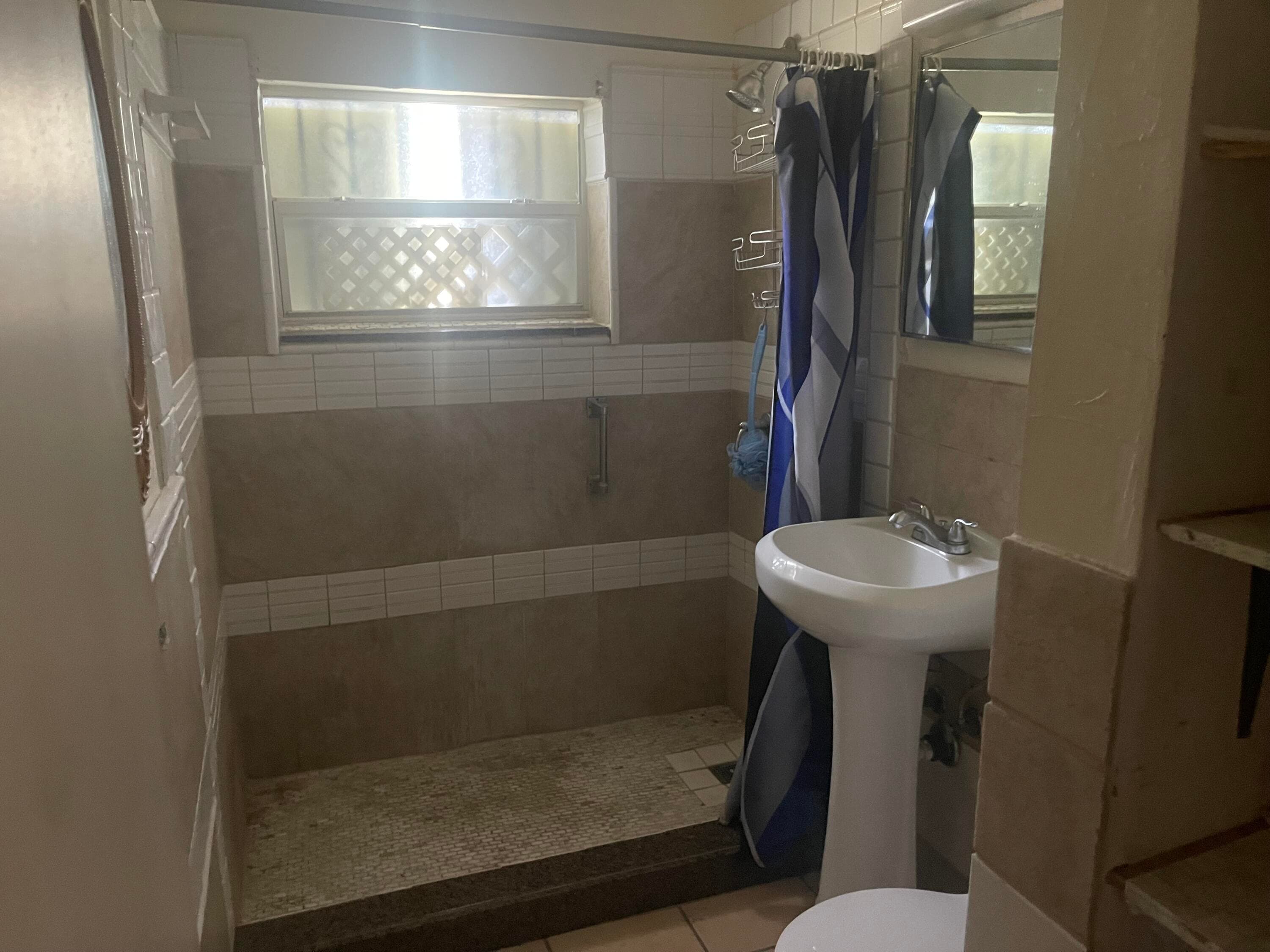 915 SW 4th Street, Delray Beach, FL 33444 — photo 9 of 9