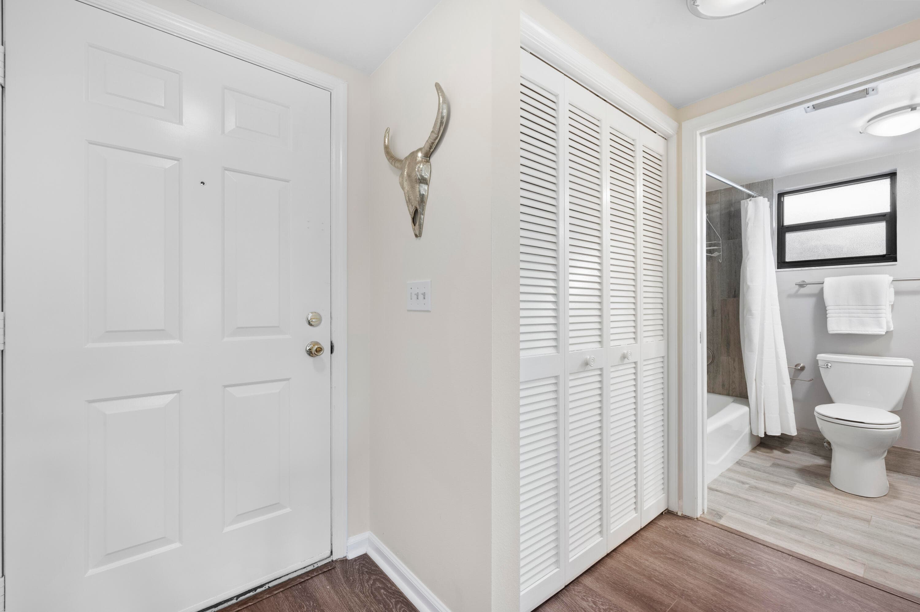 11863 Wimbledon Circle 543, Wellington, FL 33414 — photo 8 of 17