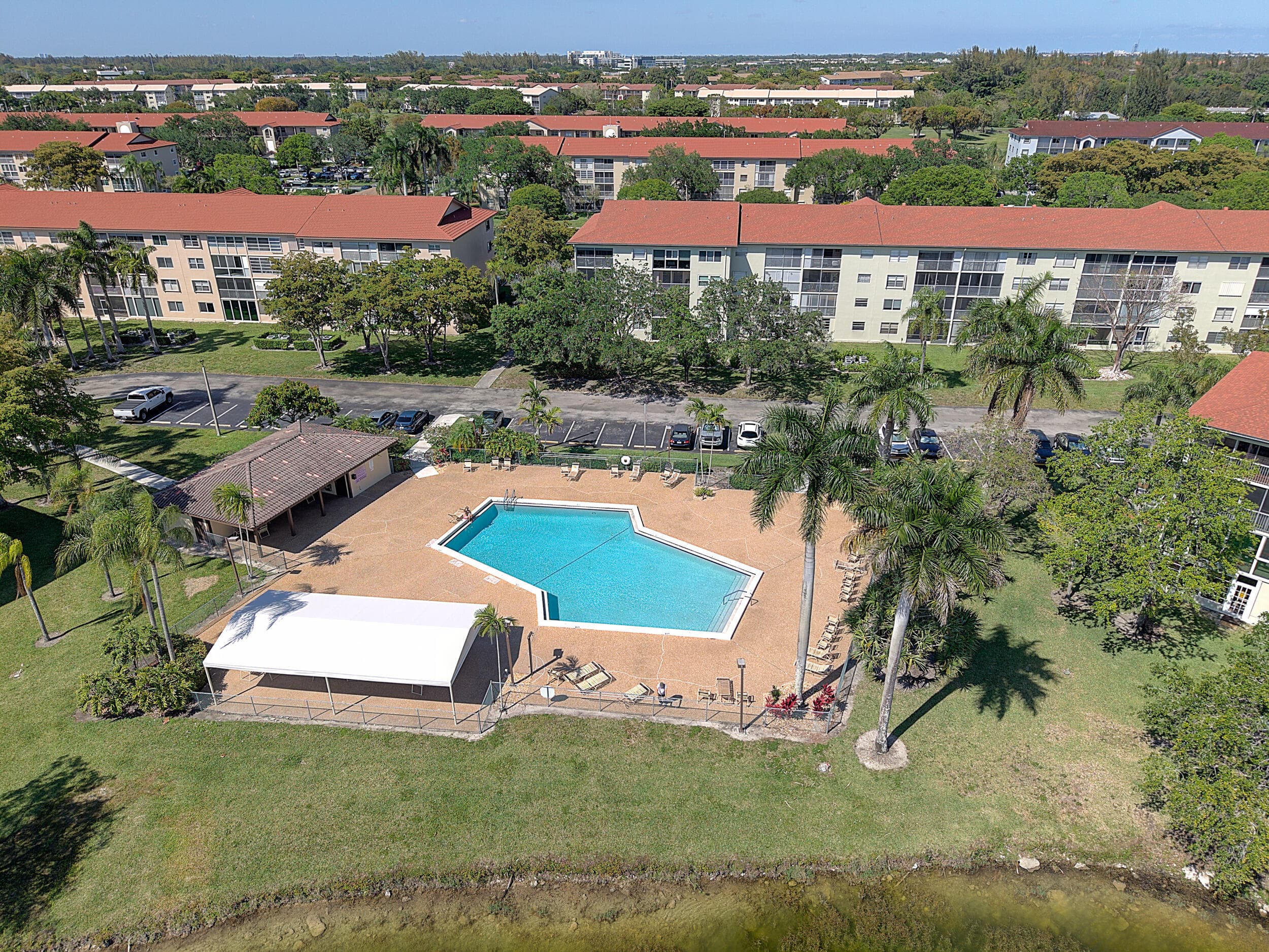 1200 SW 130th Avenue 402g, Pembroke Pines, FL 33027 — photo 35 of 53