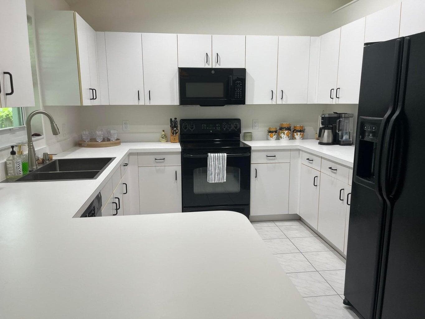 8014 SE Carlton Street, Hobe Sound, FL 33455 — photo 8 of 23