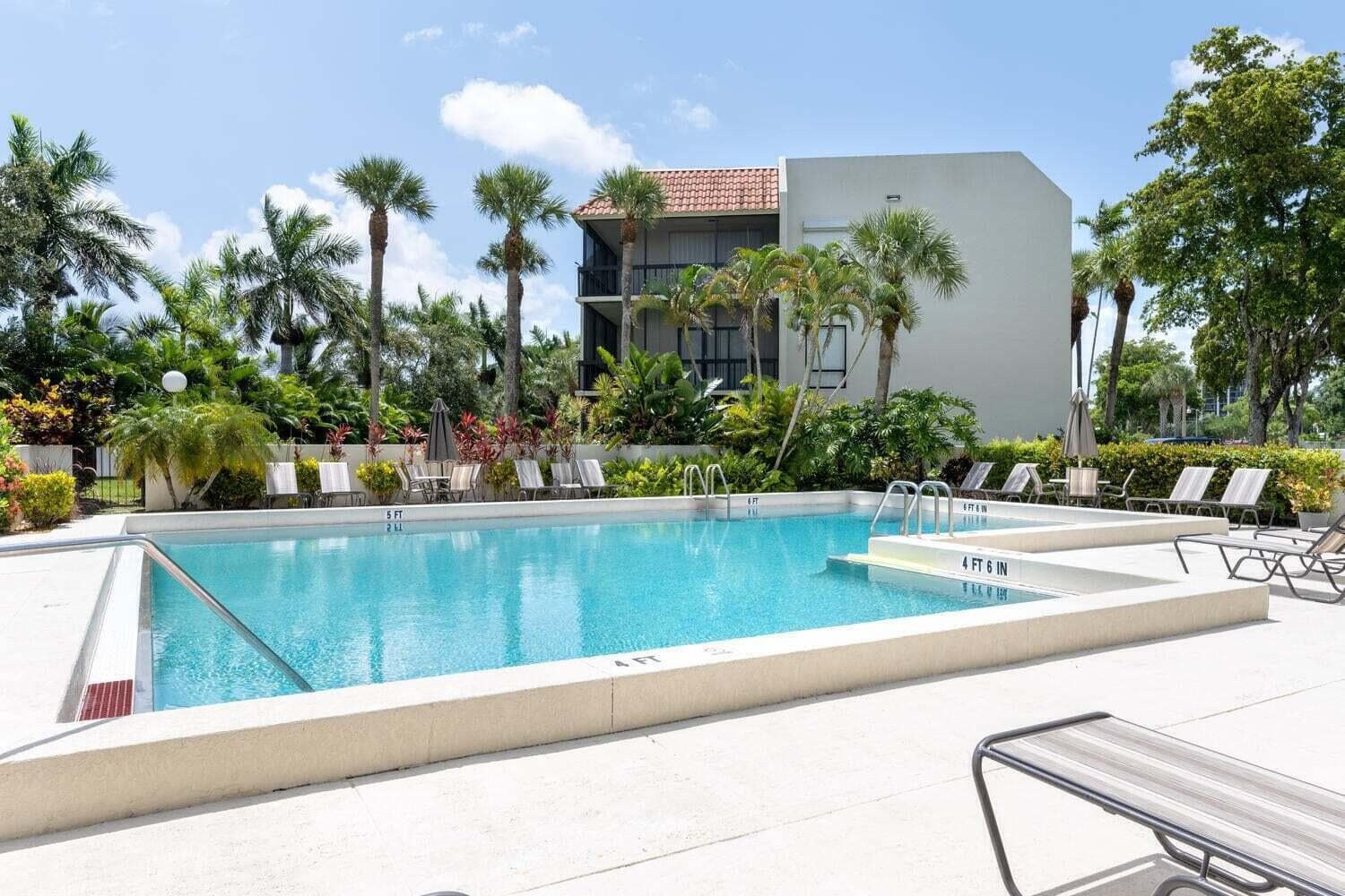 3050 Presidential Way 305, West Palm Beach, FL 33401 — photo 2 of 23
