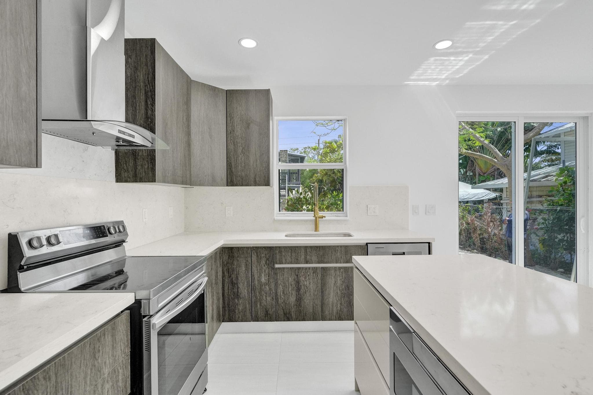 1213 W Las Olas Boulevard, Fort Lauderdale, FL 33312 — photo 12 of 25
