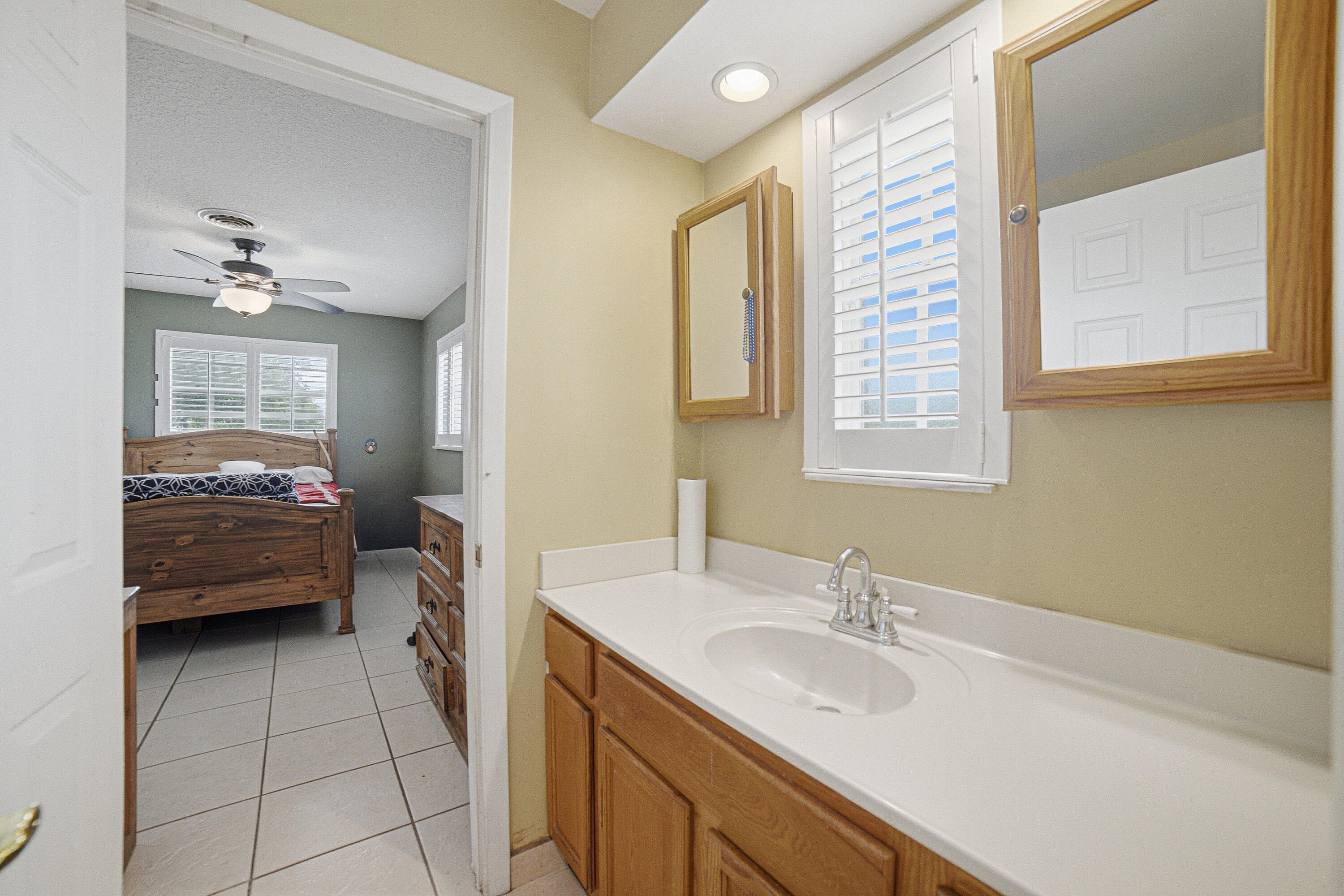 1009 NE 18th Street, Belle Glade, FL 33430 — photo 7 of 50