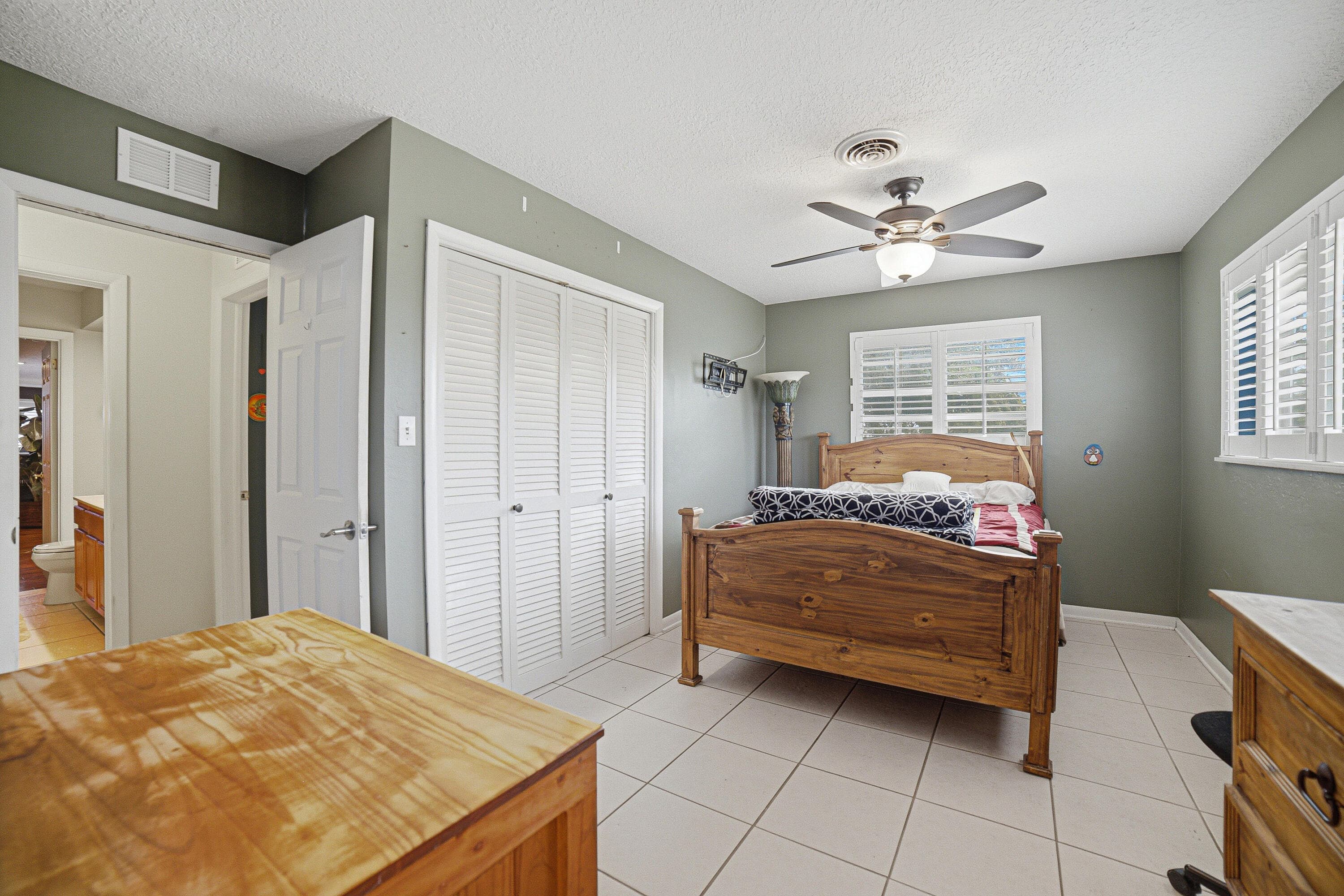 1009 NE 18th Street, Belle Glade, FL 33430 — photo 11 of 50