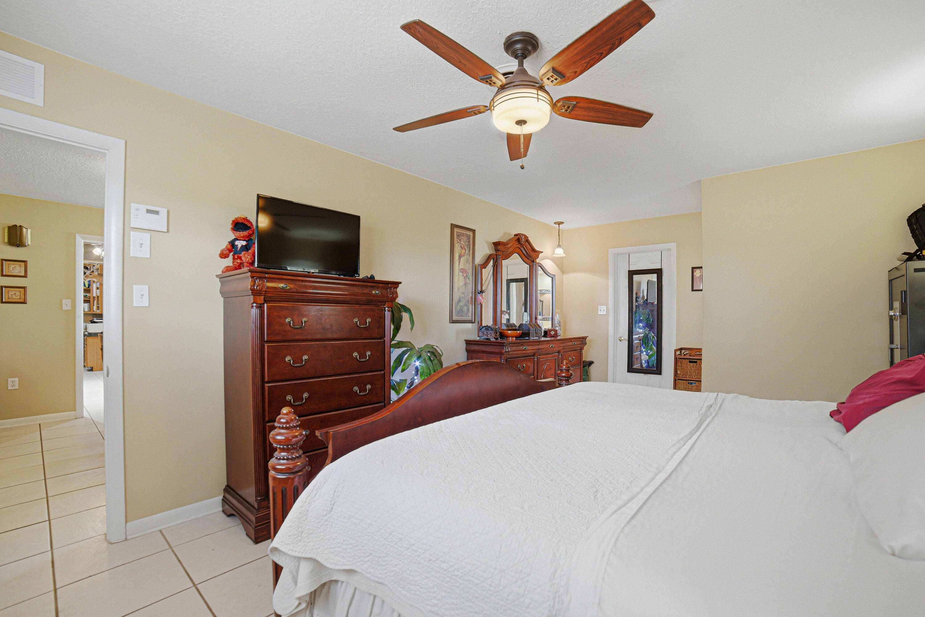 1009 NE 18th Street, Belle Glade, FL 33430 — photo 15 of 50