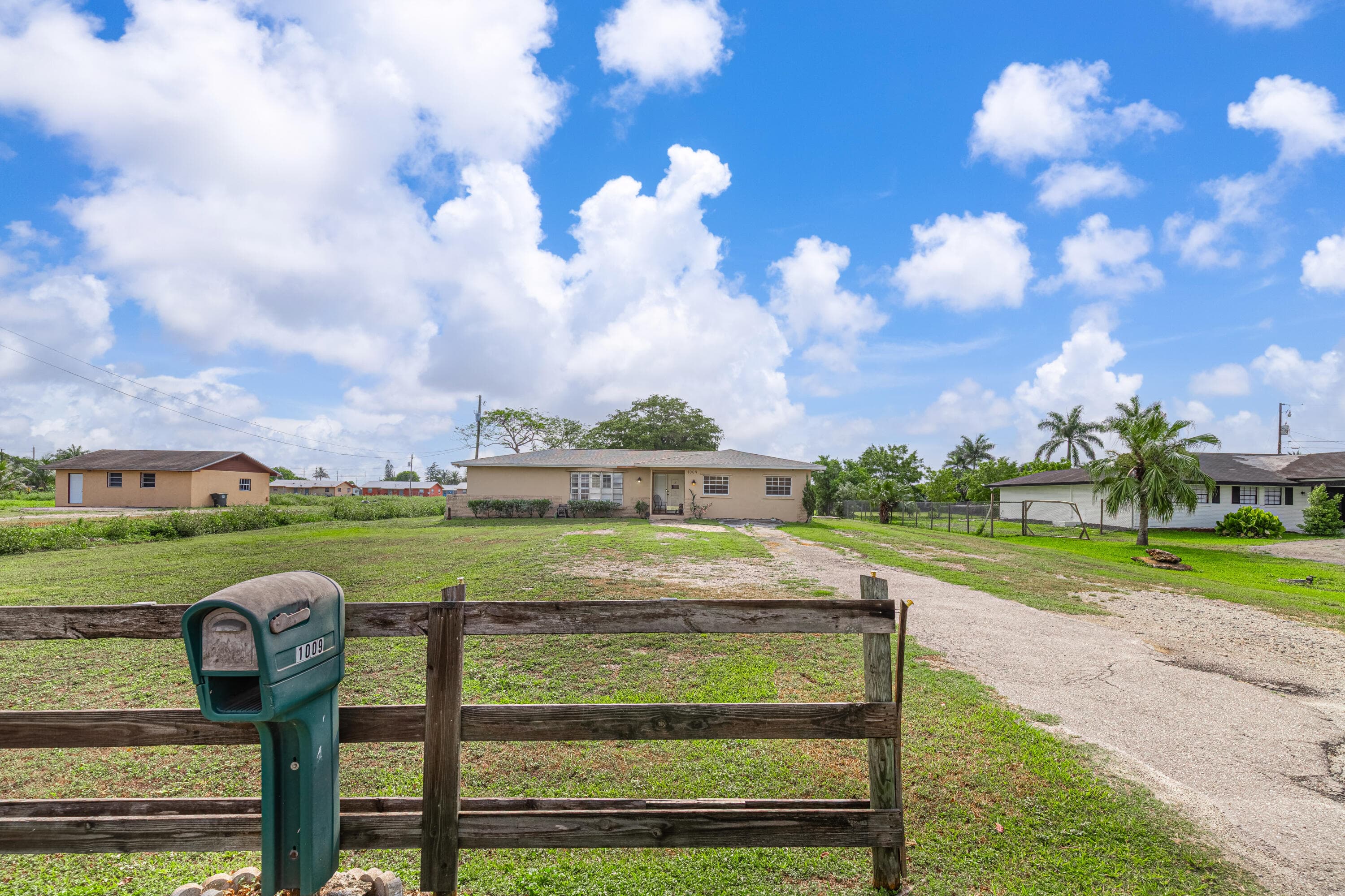 1009 NE 18th Street, Belle Glade, FL 33430 — photo 37 of 50