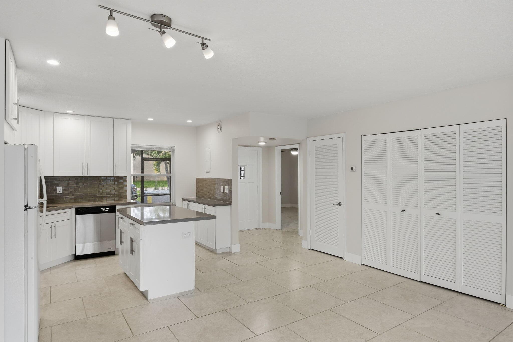 3851 NW 84th Avenue 1a, Sunrise, FL 33351 — photo 12 of 26