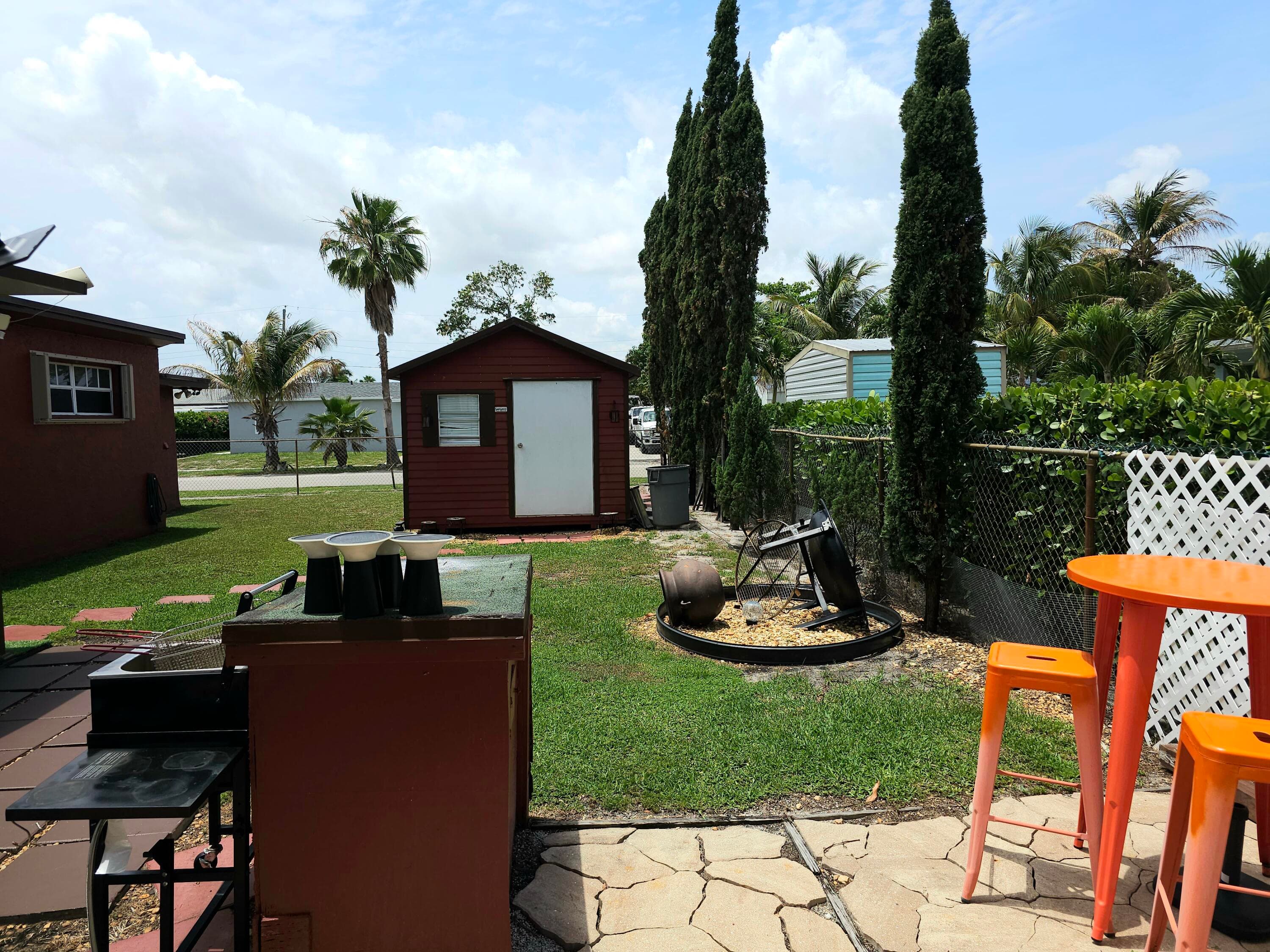 637 Dogwood Road, West Palm Beach, FL 33409 — photo 16 of 22