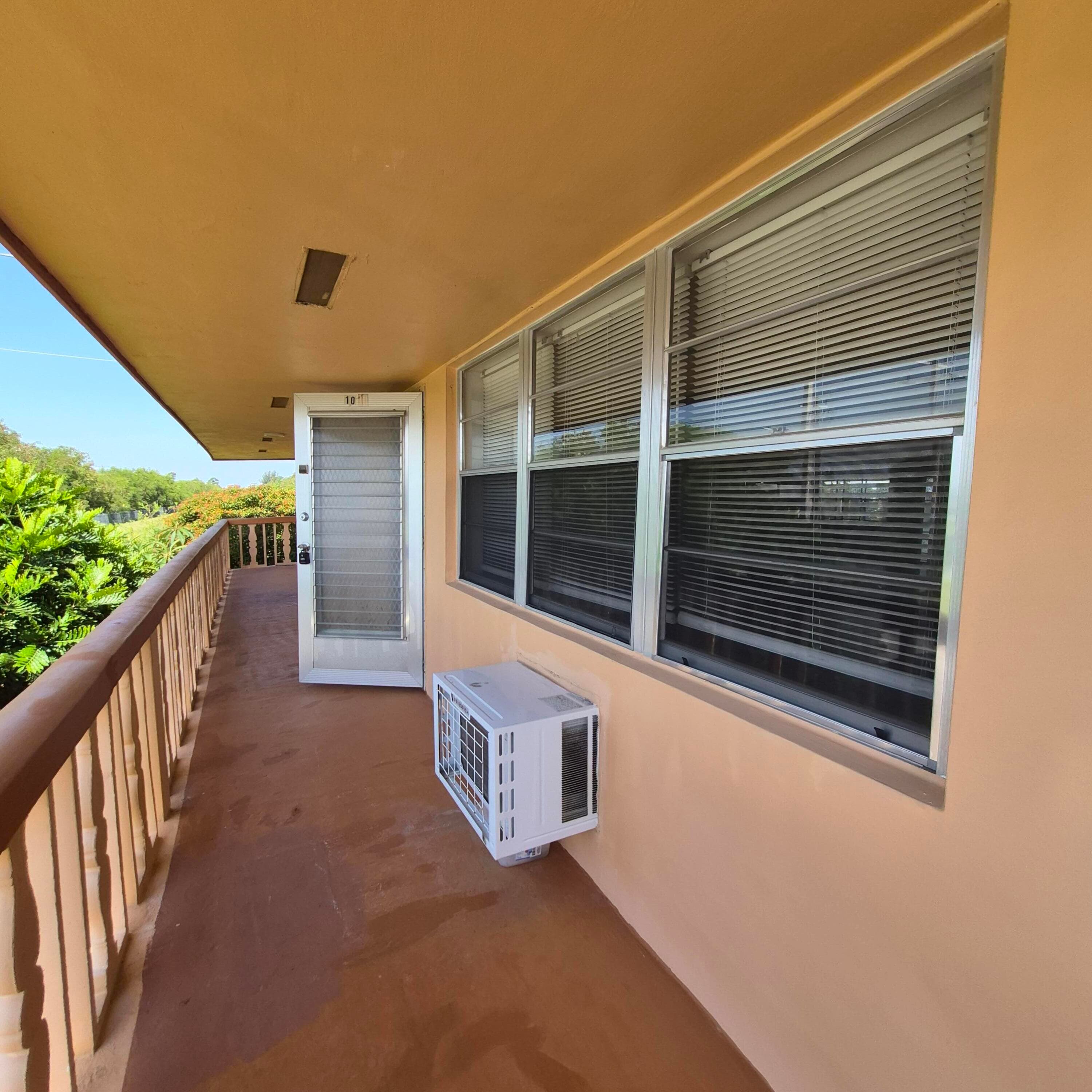 10 Hastings A, West Palm Beach, FL 33417 — photo 1 of 9