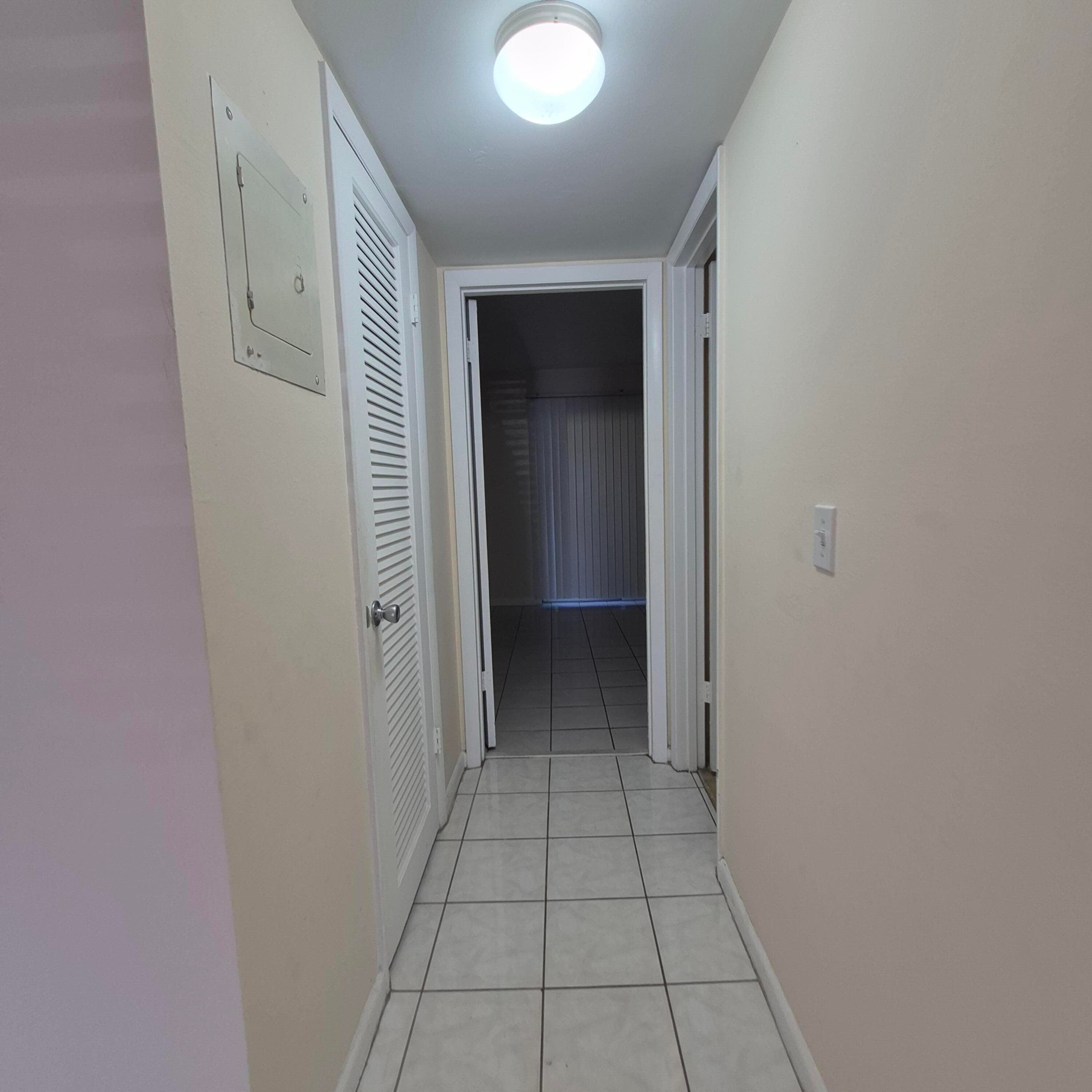 118 Kent H, West Palm Beach, FL 33417 — photo 5 of 13