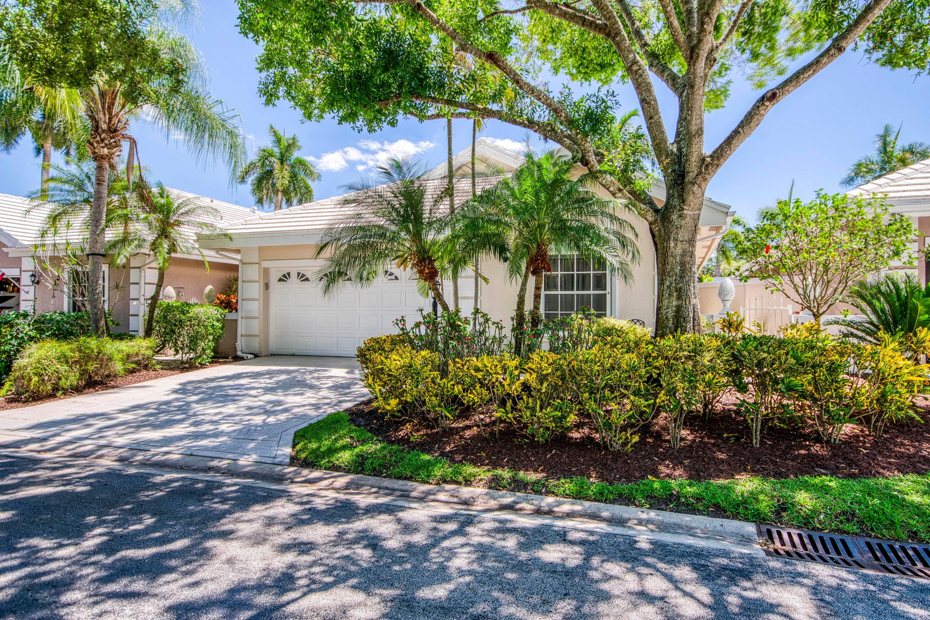 206 Canterbury Drive W, Palm Beach Gardens, FL 33418 — photo 31 of 36
