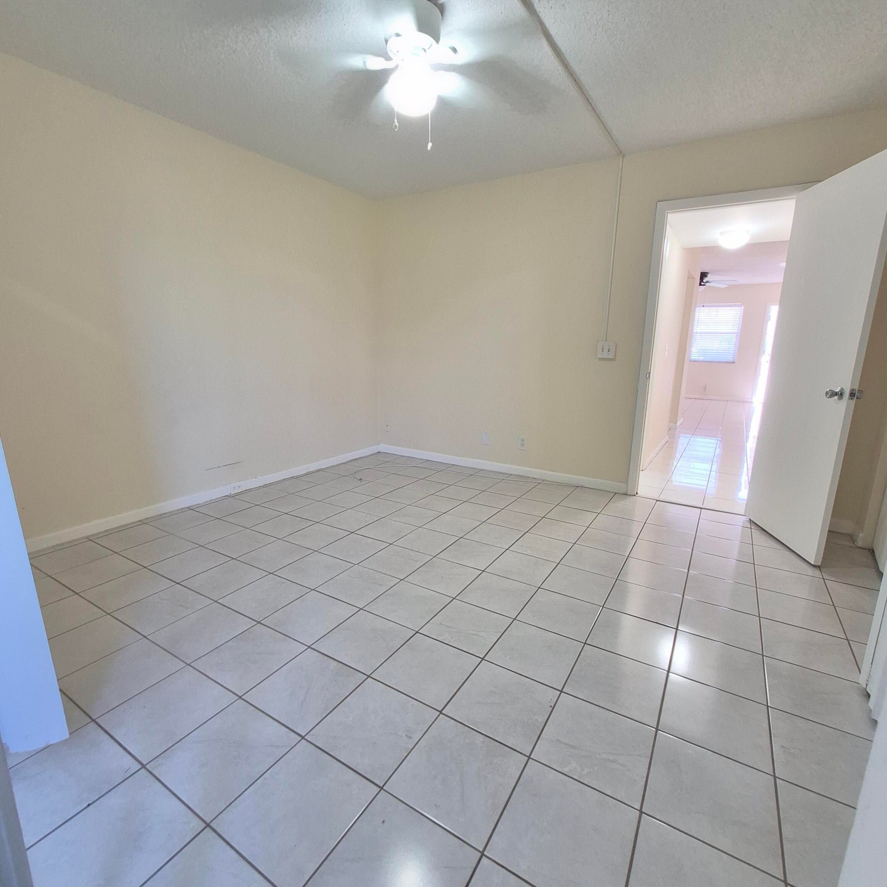 118 Kent H, West Palm Beach, FL 33417 — photo 8 of 13